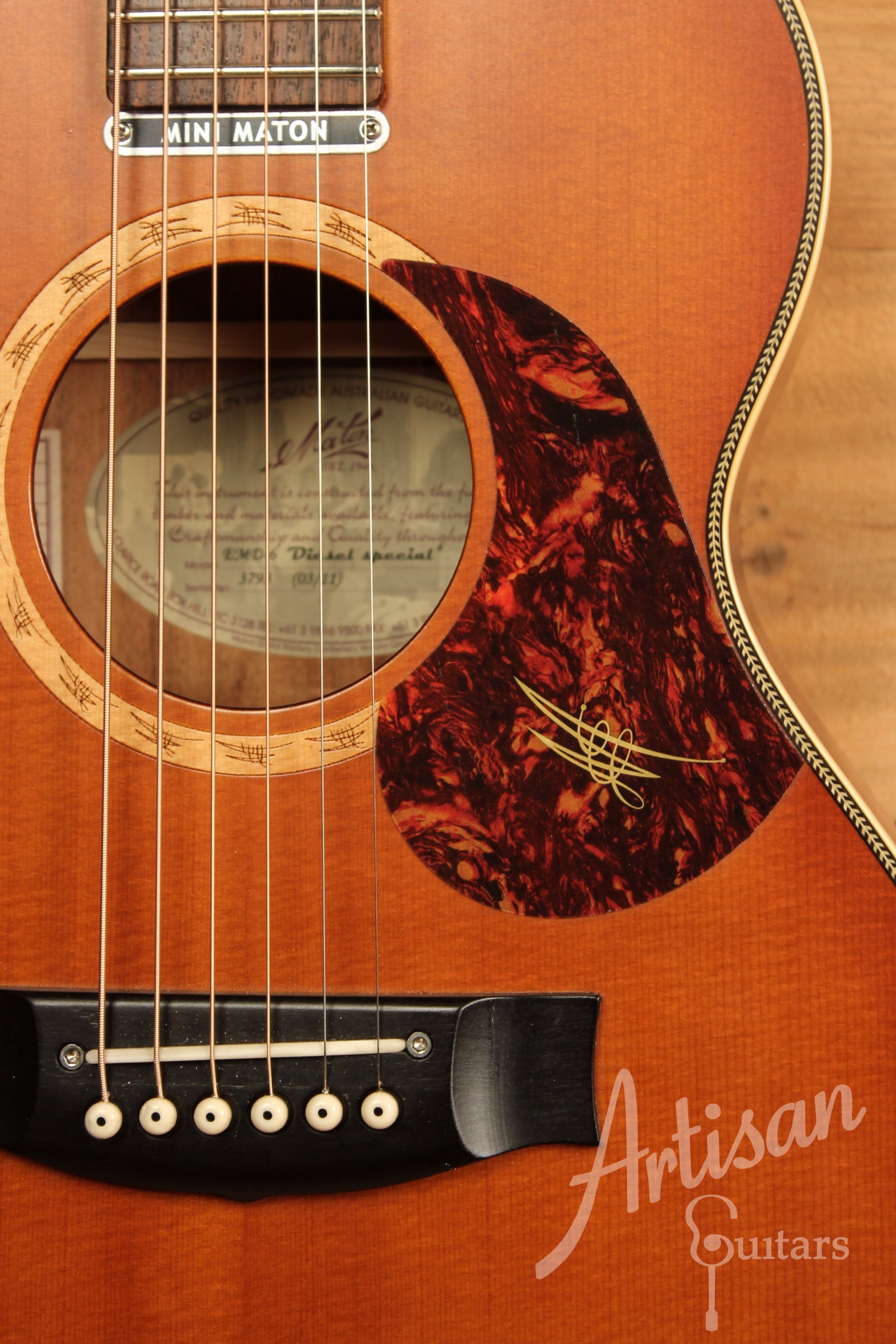 Maton EMD6 Mini Maton Diesel Sitka with Blackwood and Vintage Amber Sunburst Pre-Owned 2011 ID-11474 - Artisan Guitars