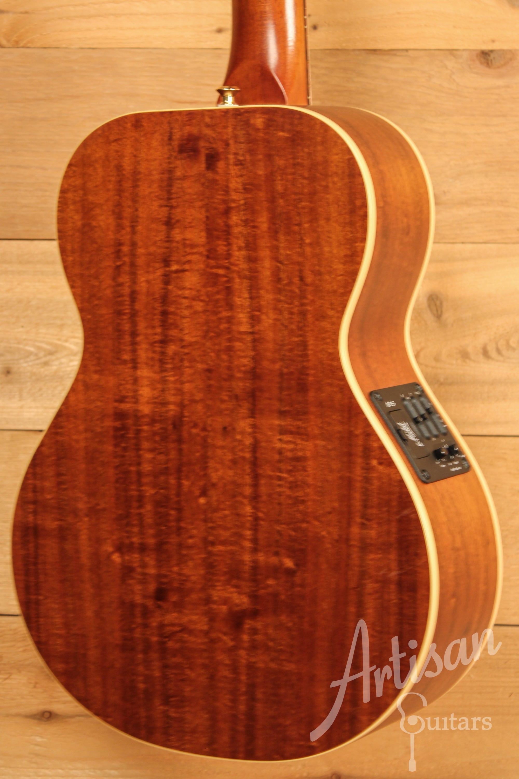 Maton EMD6 Mini Maton Diesel Sitka with Blackwood and Vintage Amber Sunburst Pre-Owned 2011 ID-11474 - Artisan Guitars
