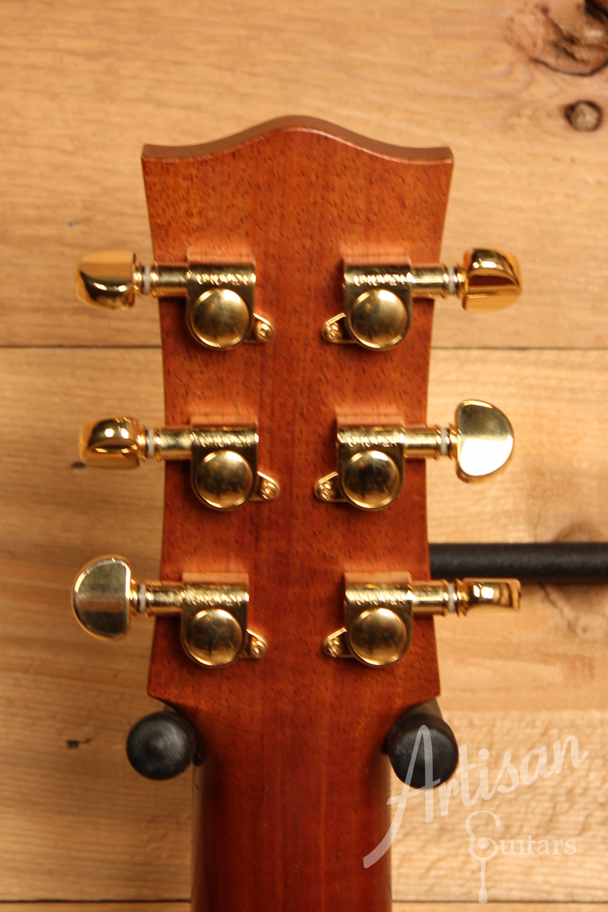 Maton EMD6 Mini Maton Diesel Sitka with Blackwood and Vintage Amber Sunburst Pre-Owned 2011 ID-11474 - Artisan Guitars