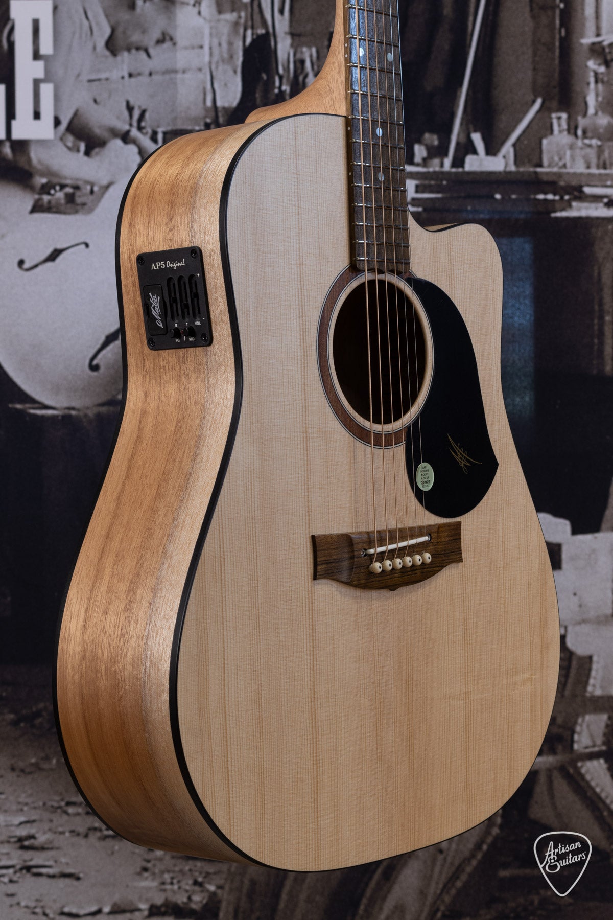 Maton Guitars Solid Road Series SRS-60C Dreadnought - 16197