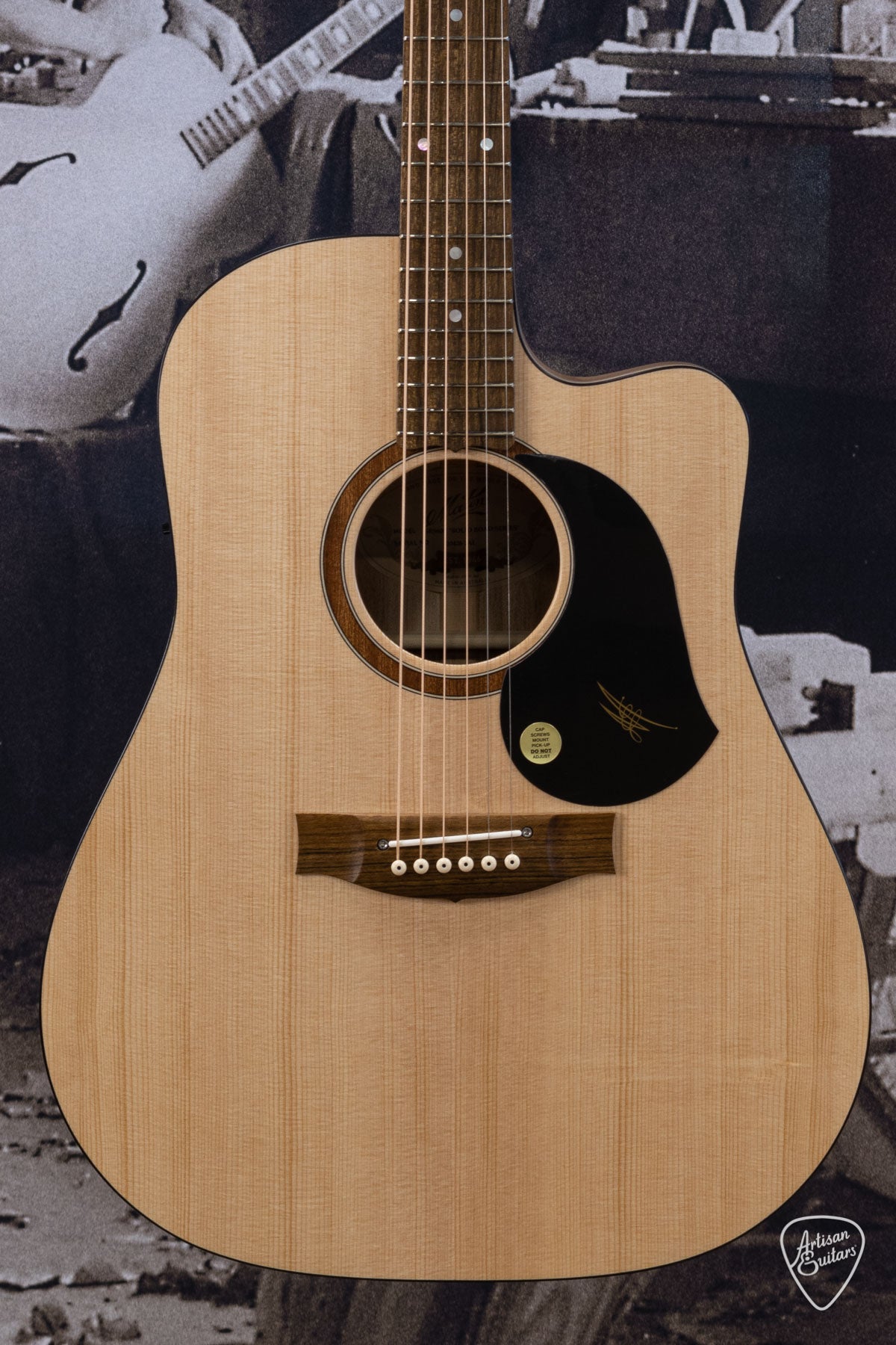 Maton Guitars Solid Road Series SRS-60C Dreadnought - 16197