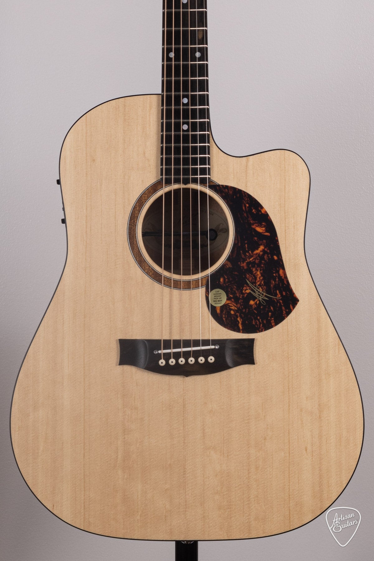 Maton Guitars Solid Road Series SRS-70C Dreadnought - 16478