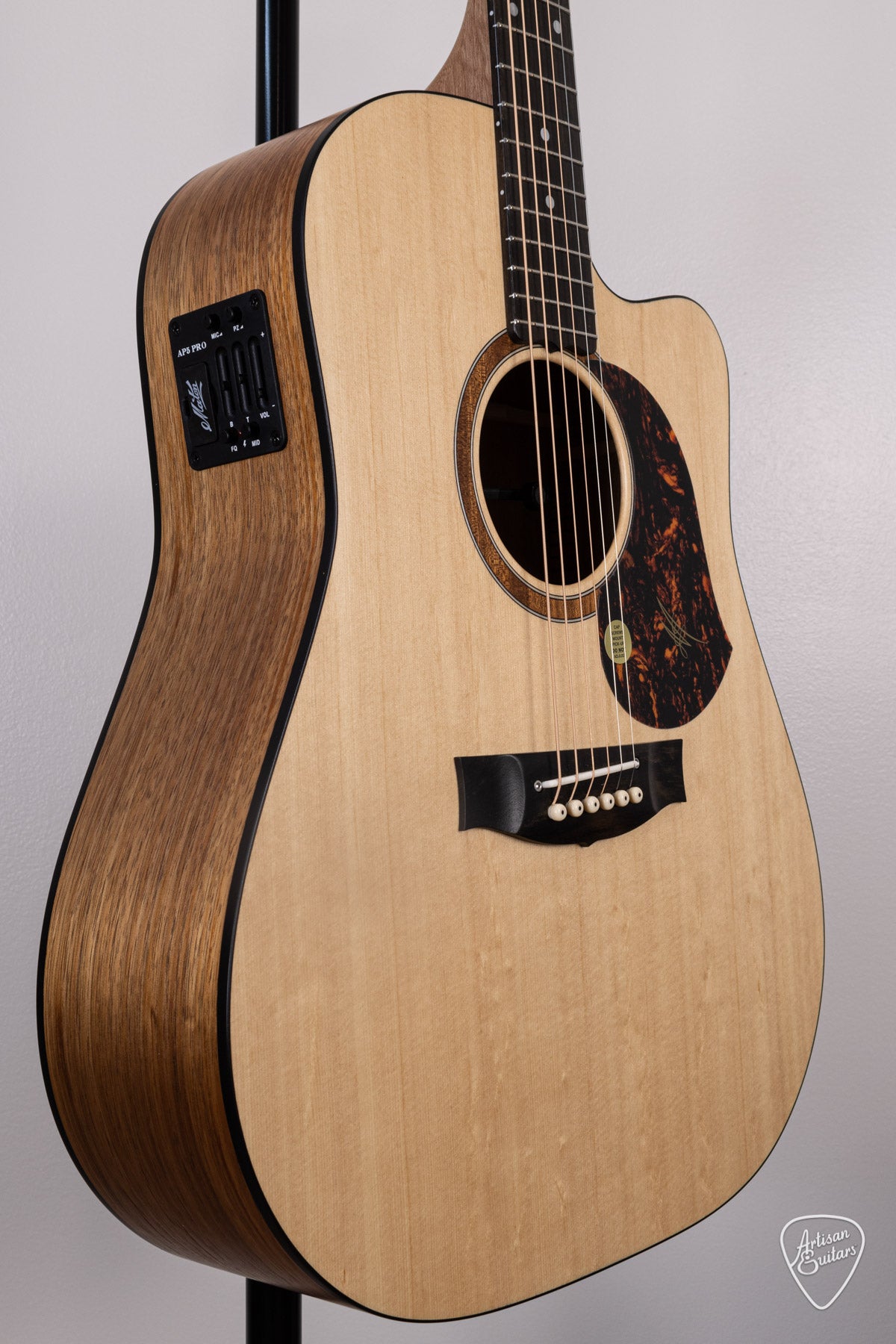 Maton Guitars Solid Road Series SRS-70C Dreadnought - 16478