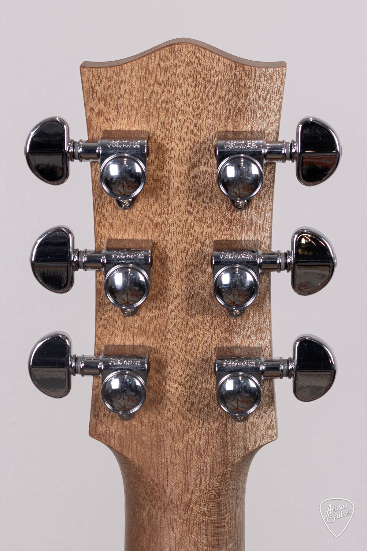 Maton Guitars Solid Road Series SRS-70C Dreadnought - 16478