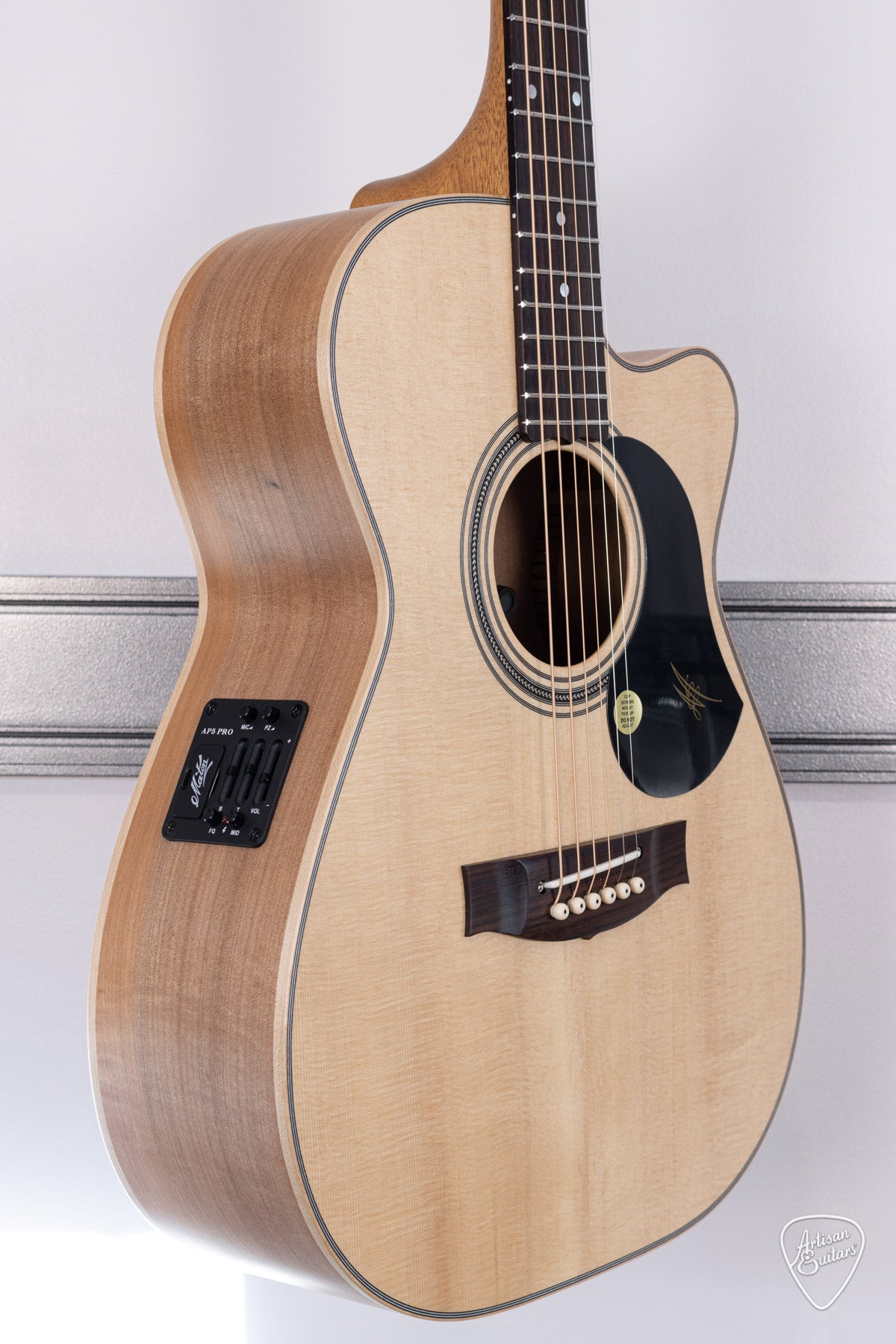 Maton Guitars 808C J.R. Joe Robinson Signature Cutaway - 16459