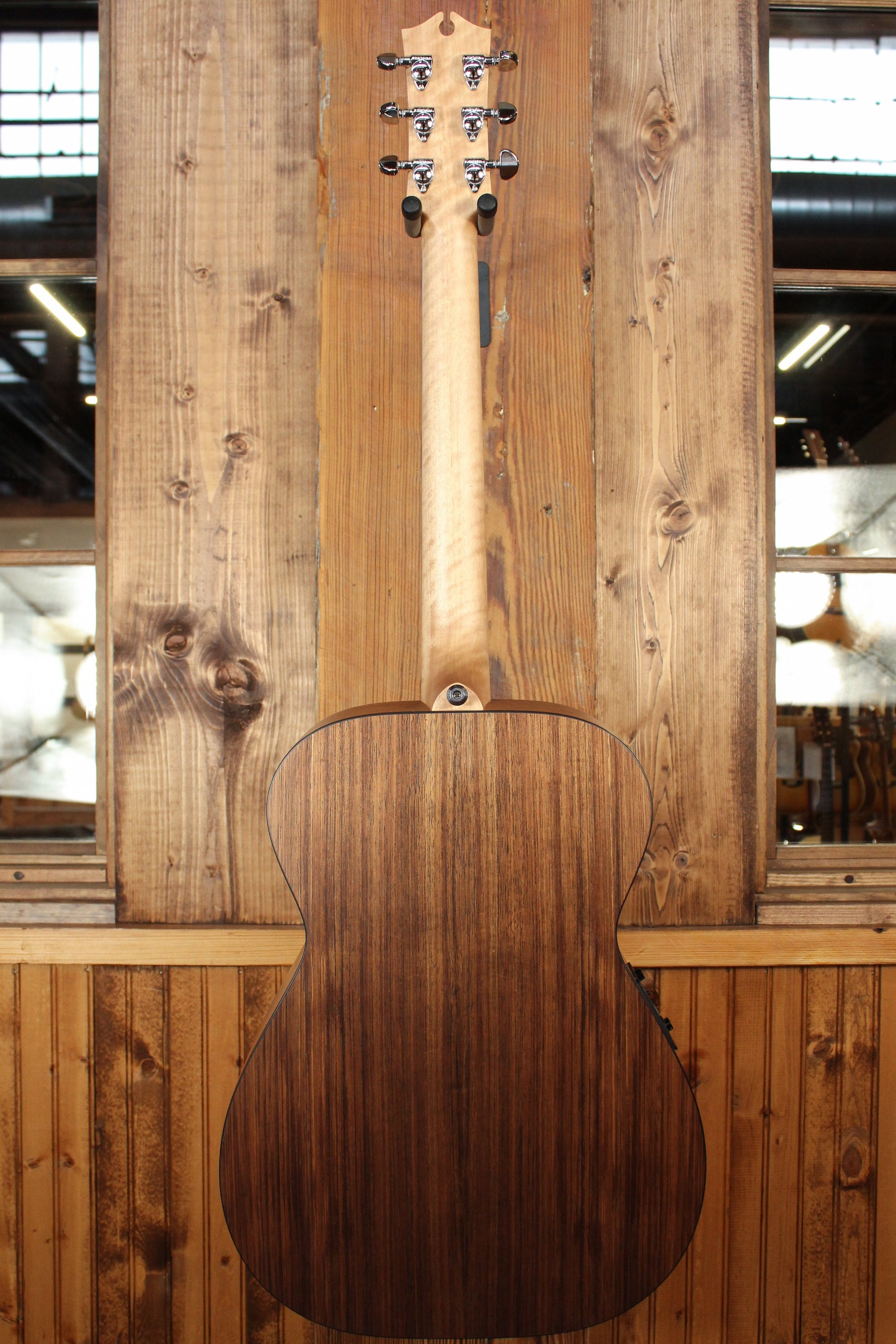 Maton EBG808 w/ AA Sitka Spruce & Blackwood - Artisan Guitars