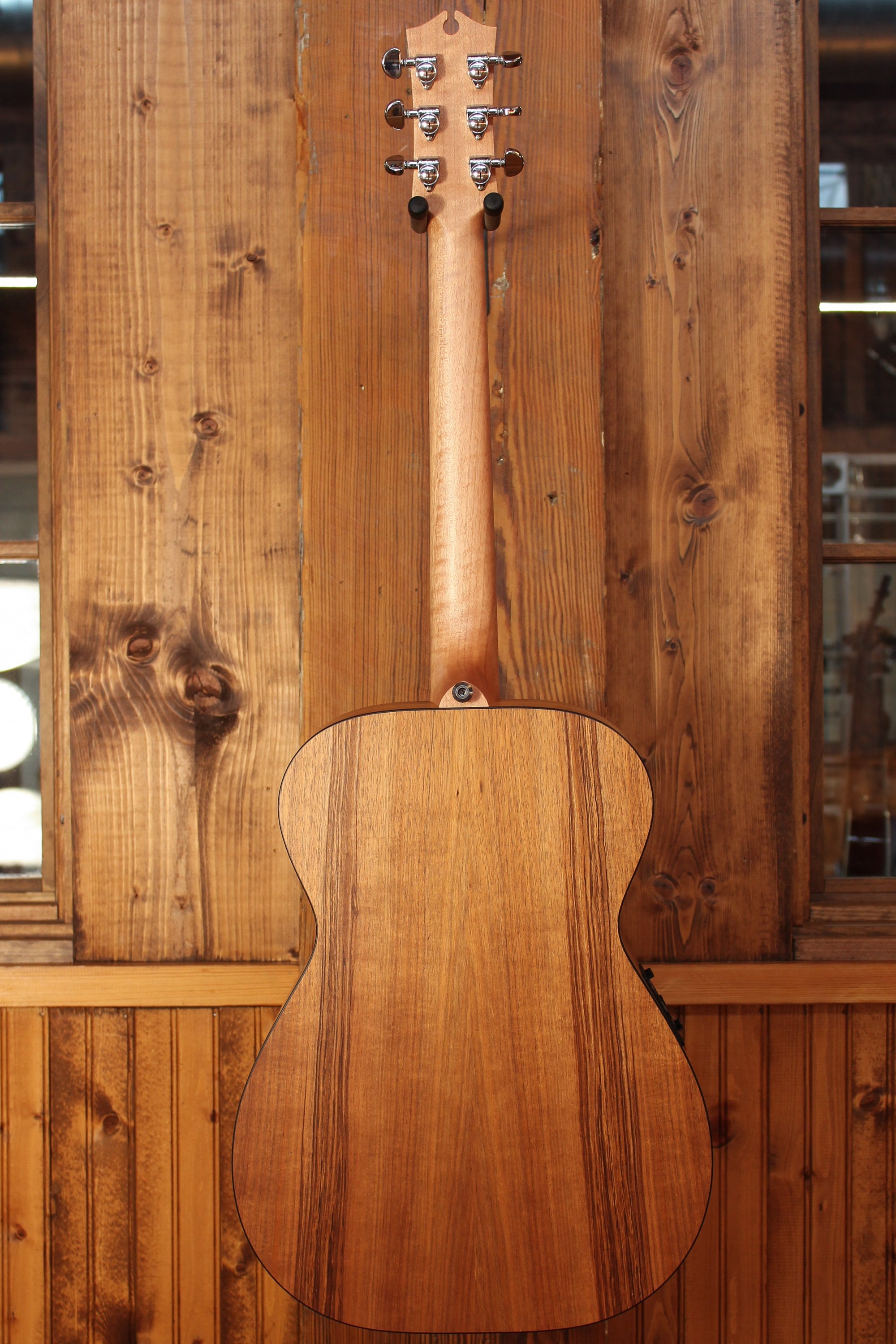 Maton EBG808 w/ AA Sitka Spruce & Blackwood - Artisan Guitars