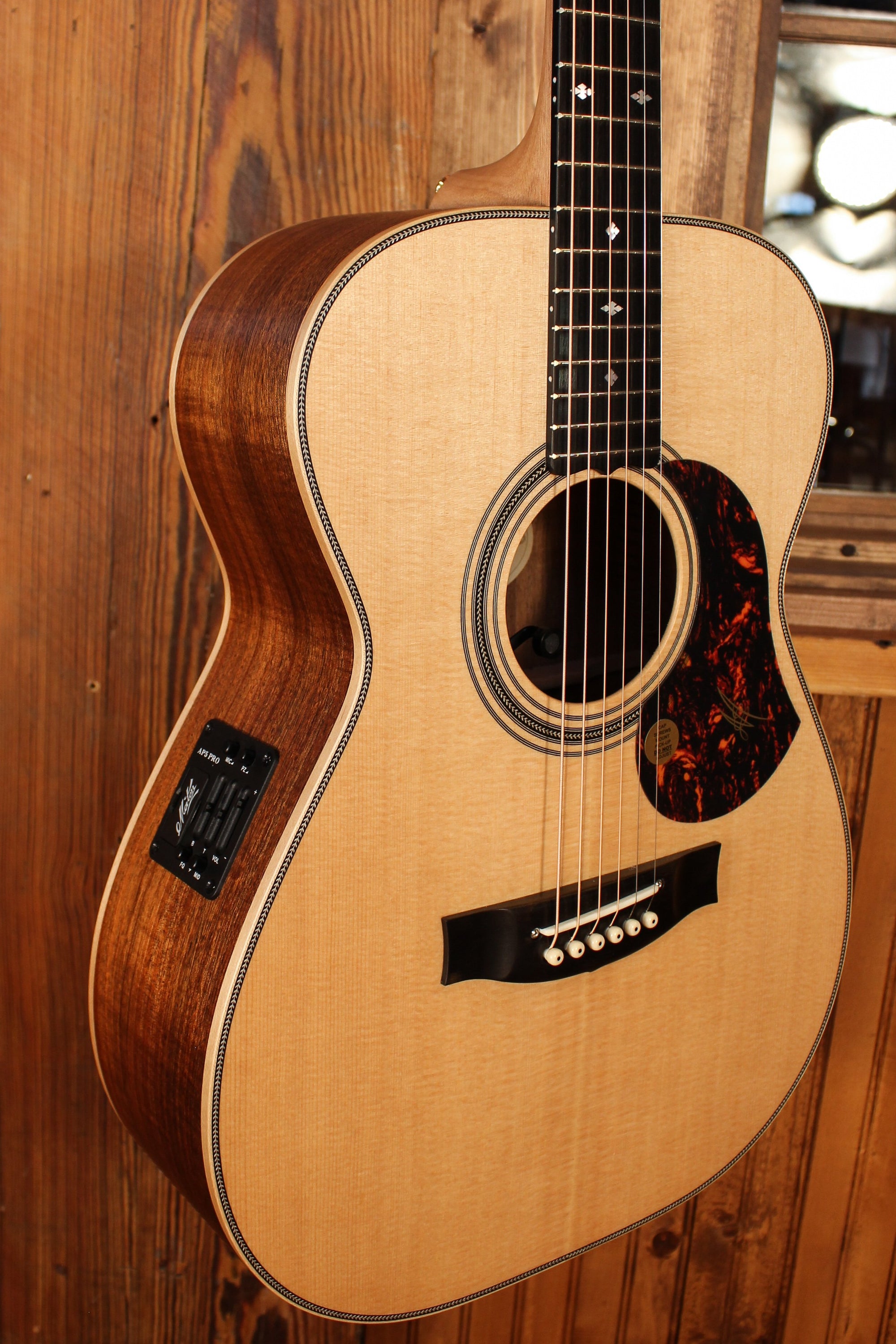 Maton EBG808 Artist Series Sitka Spruce and Blackwood - Artisan Guitars