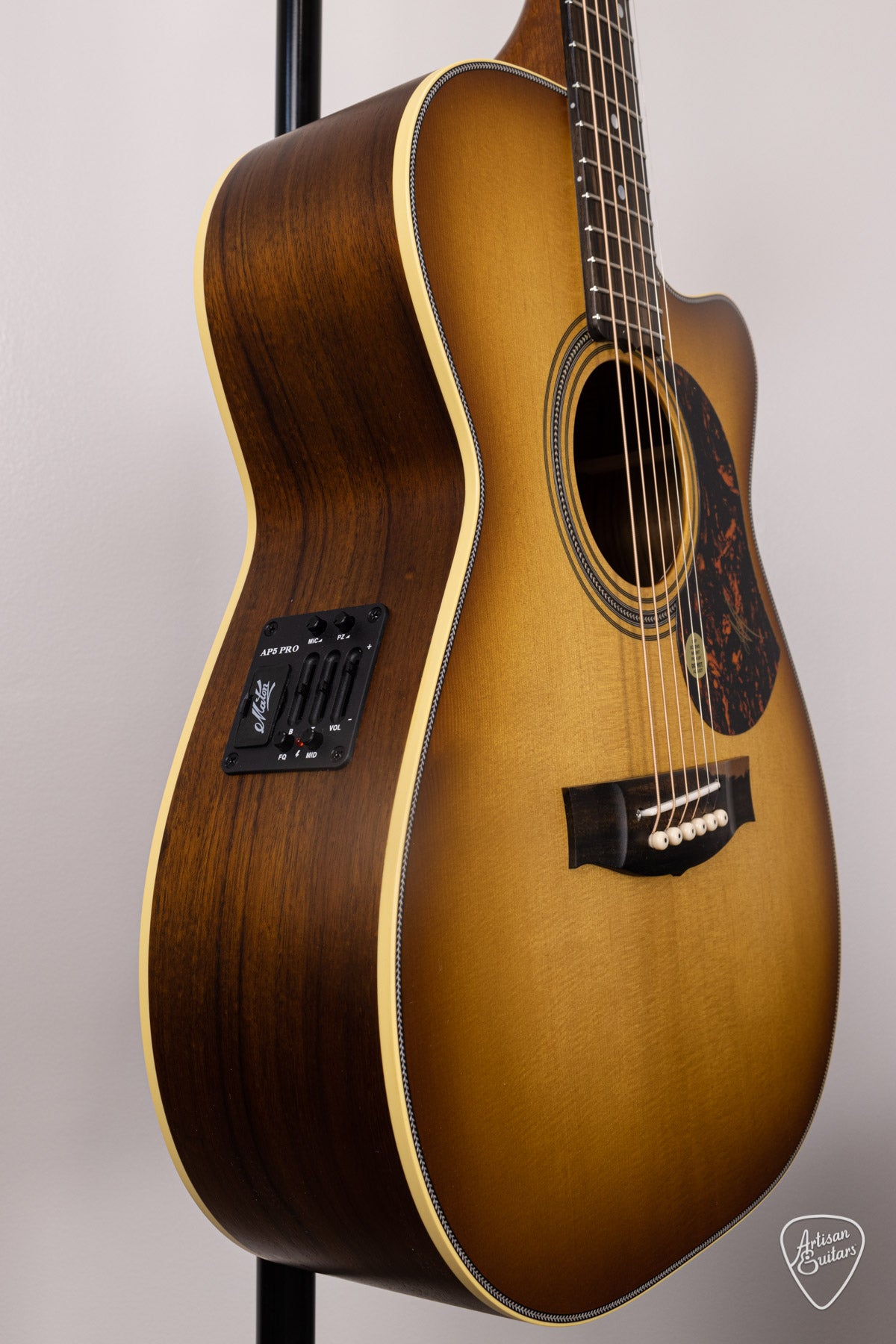 Maton Guitars EBG-808C Nashville Cutaway - 16491