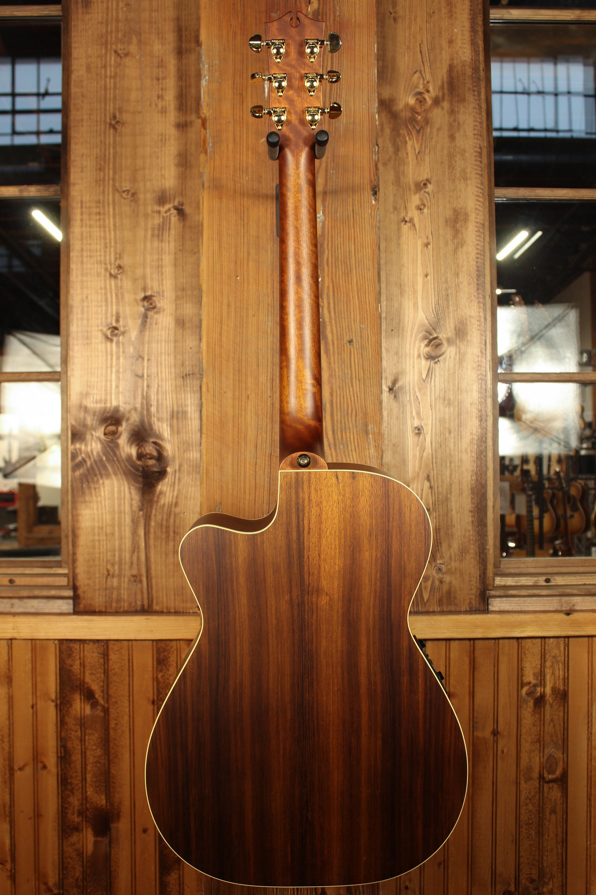 Maton EBG808C Nashville Series Sitka Spruce and Blackwood and Cutaway - Artisan Guitars