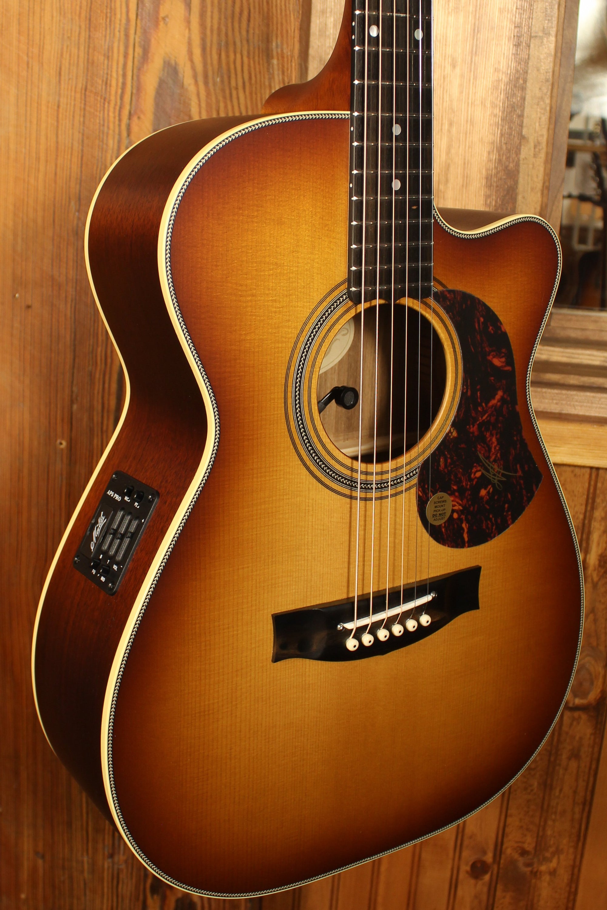 Maton EBG808C Nashville Series Sitka Spruce and Blackwood and Cutaway - Artisan Guitars