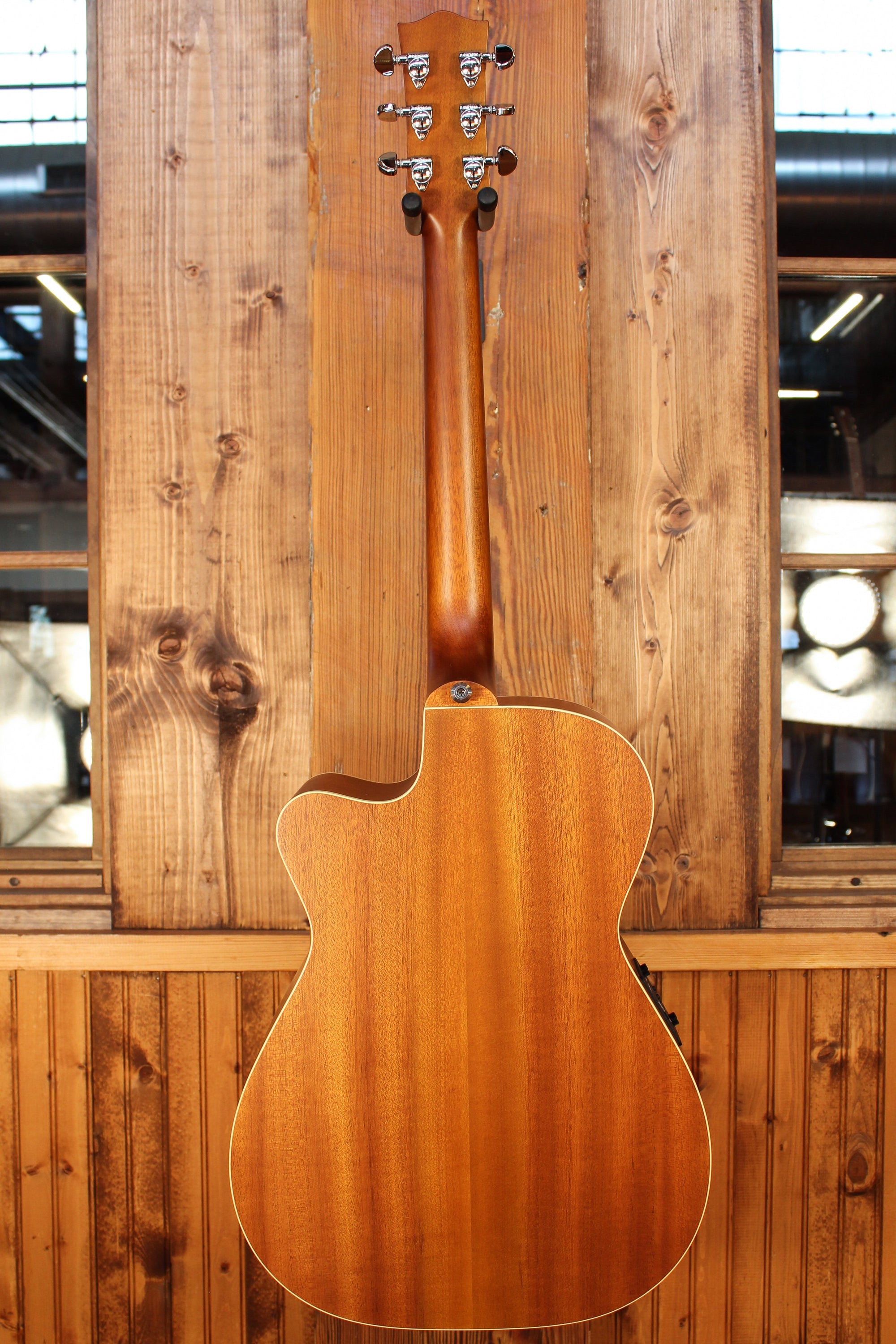 Maton EBG 808C TE Tommy Emmanuel Signature Guitar Cutaway - Artisan Guitars