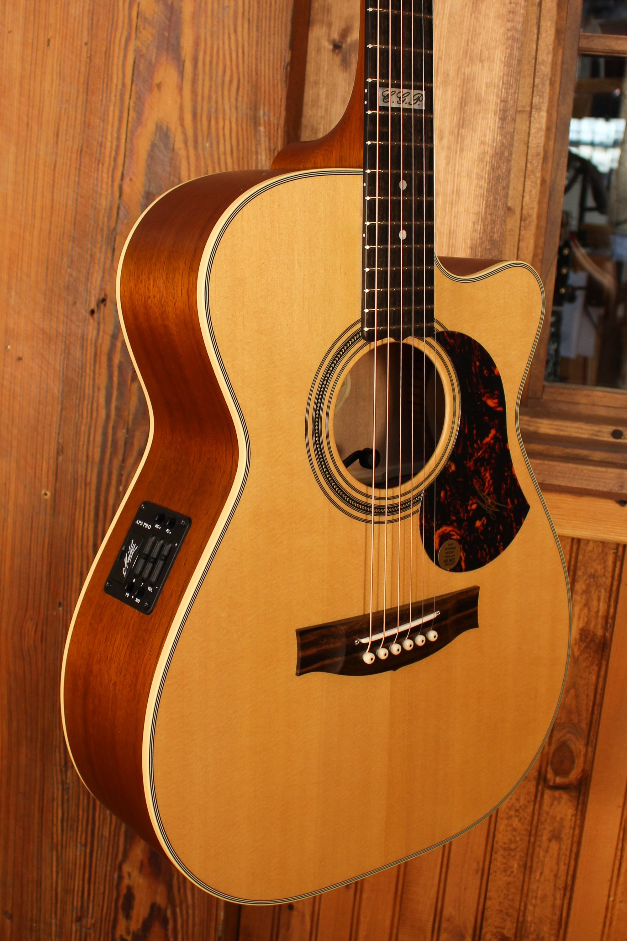 Maton EBG 808C TE Tommy Emmanuel Signature Guitar Cutaway - Artisan Guitars