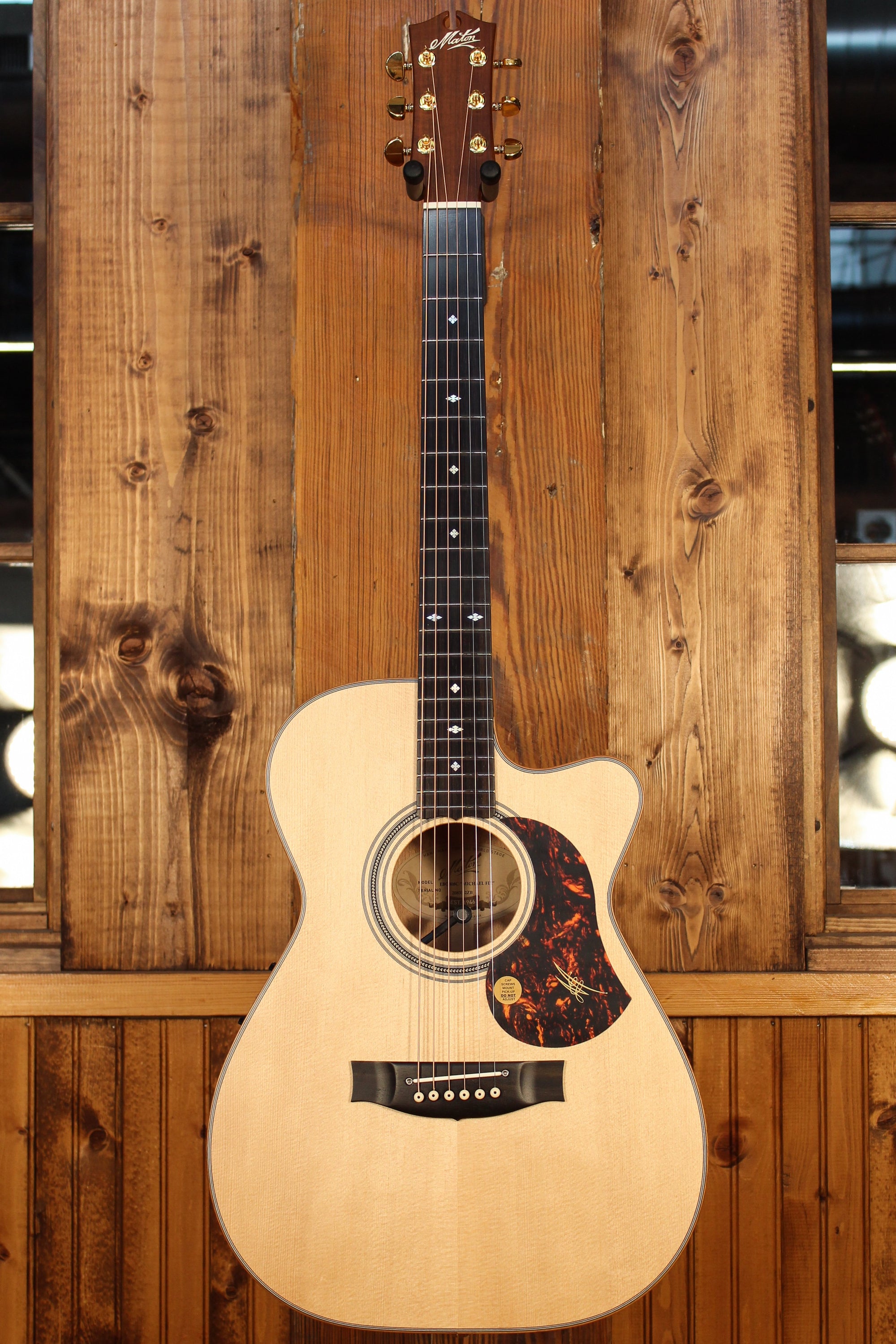 Maton EBG 808C MIC FIX Michael Fix Signature Guitar Cutaway - Artisan Guitars