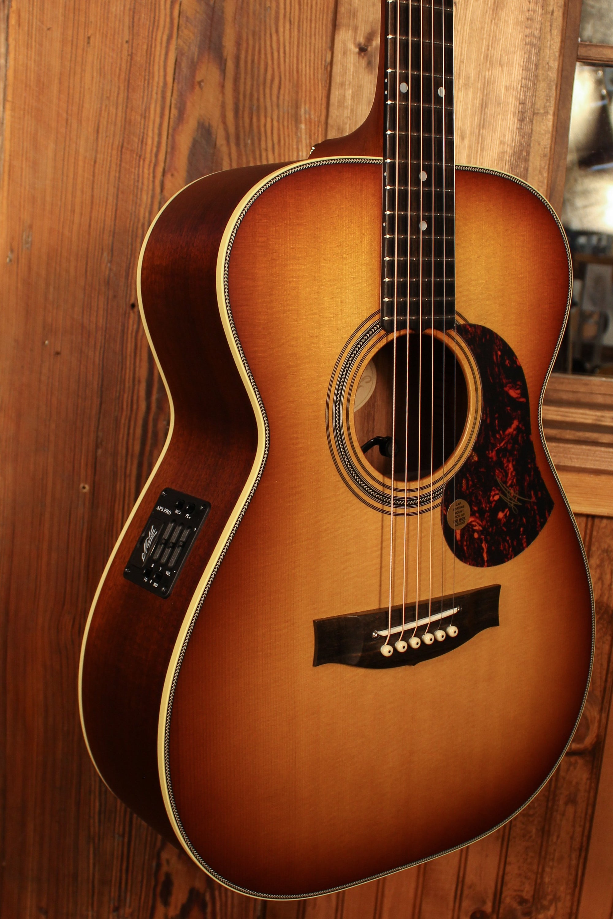 Maton EBG808 Nashville Series w/ Sitka Spruce & Australian Blackwood - Artisan Guitars