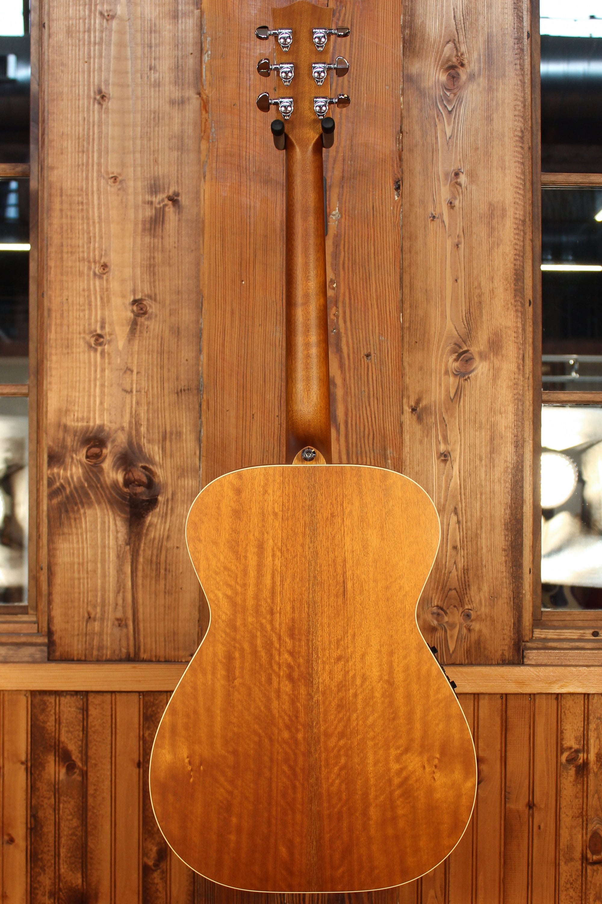 Maton EBG808 TE Tommy Emmanuel Signature Guitar - Artisan Guitars