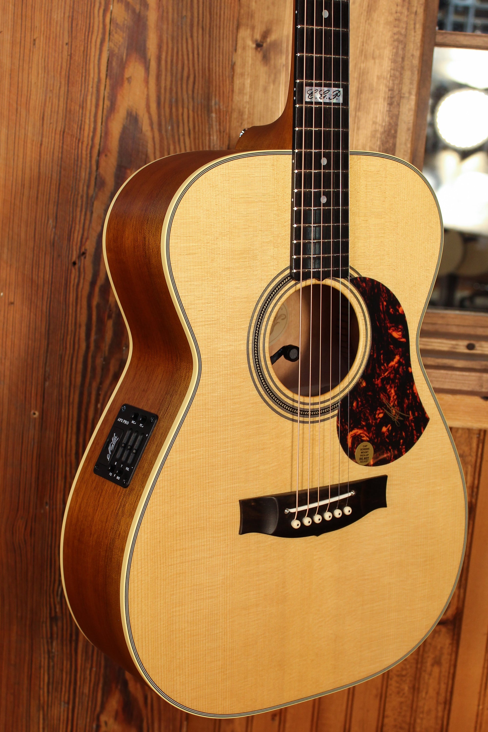 Maton EBG808 TE Tommy Emmanuel Signature Guitar - Artisan Guitars