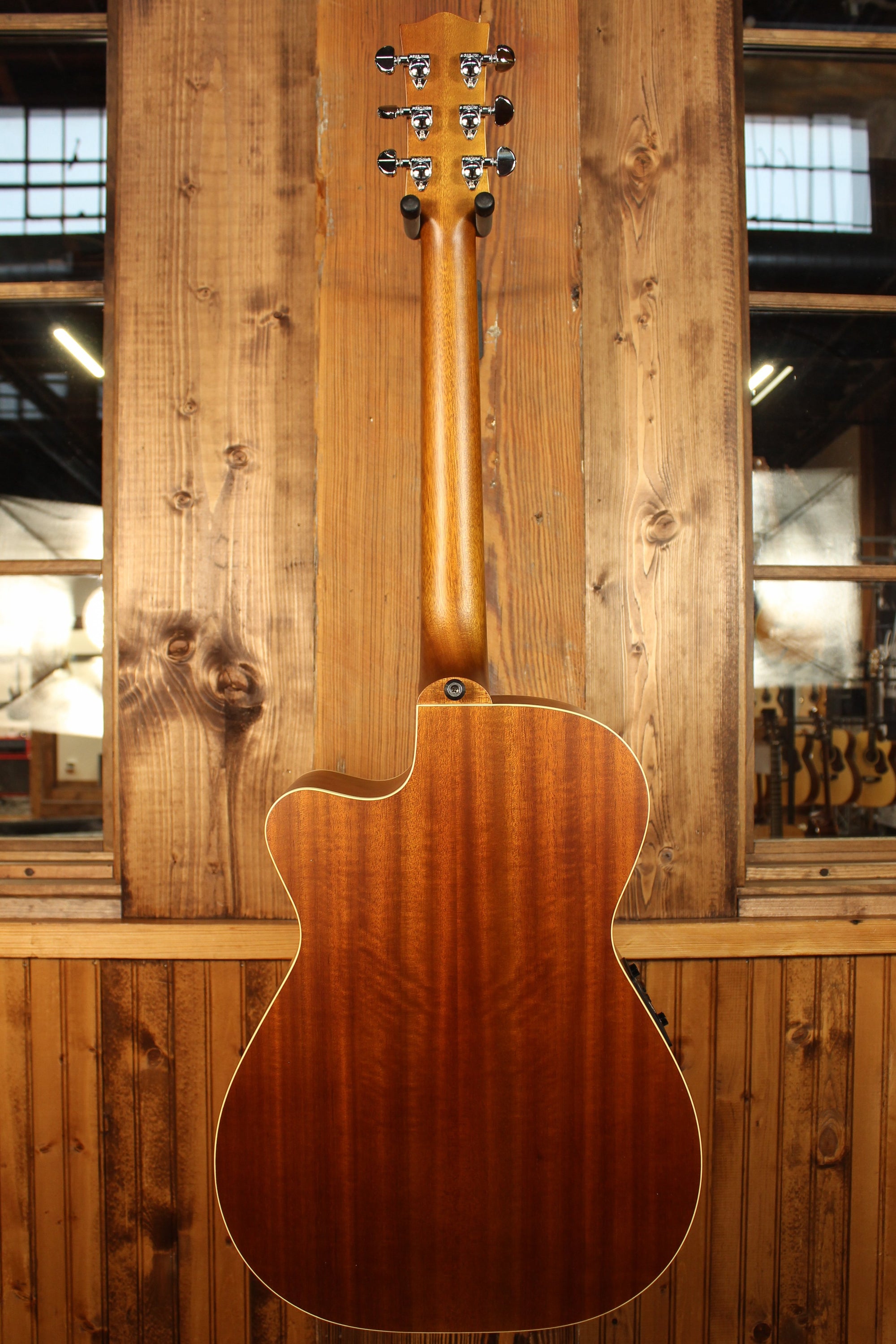 Maton EBG 808C TE Tommy Emmanuel Signature w/ Cutaway - Artisan Guitars