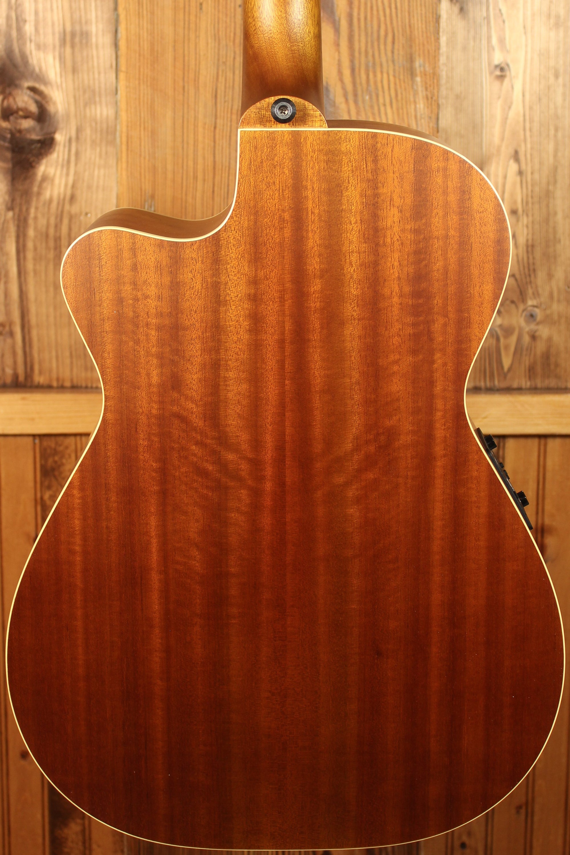 Maton EBG 808C TE Tommy Emmanuel Signature w/ Cutaway - Artisan Guitars