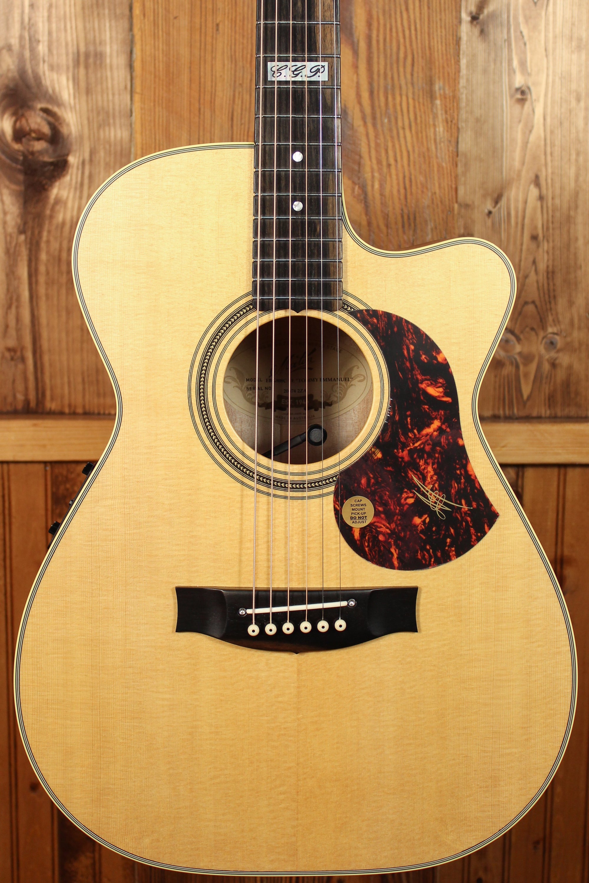 Maton EBG 808C TE Tommy Emmanuel Signature w/ Cutaway - Artisan Guitars