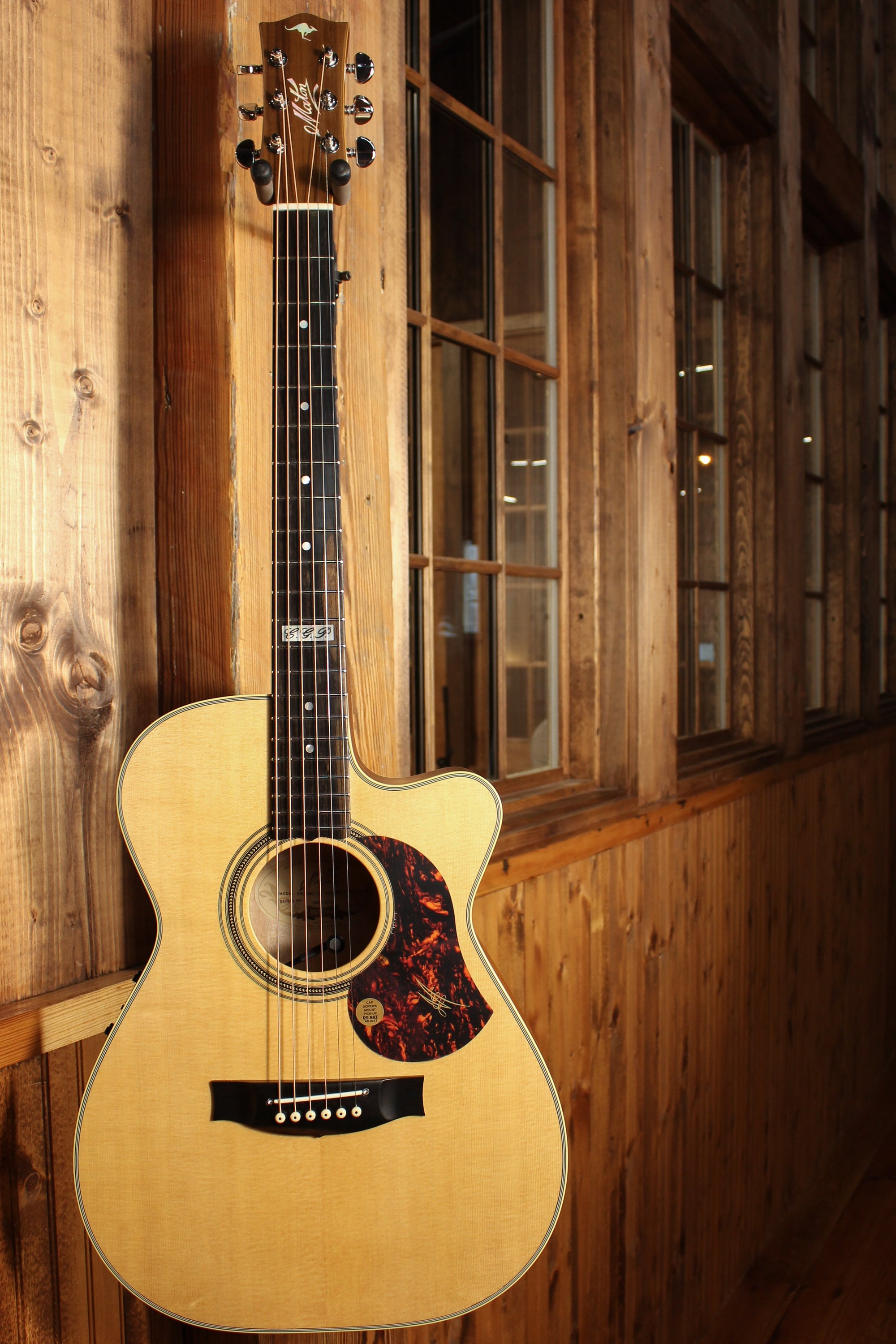 Maton EBG 808C TE Tommy Emmanuel Signature w/ Cutaway - Artisan Guitars