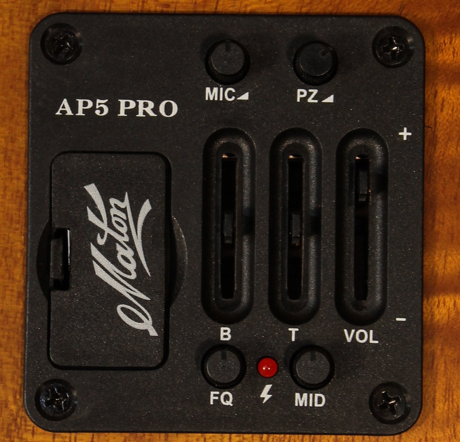 Maton EBG808 TE Left-Handed Tommy Emmanuel Signature Model - Artisan Guitars