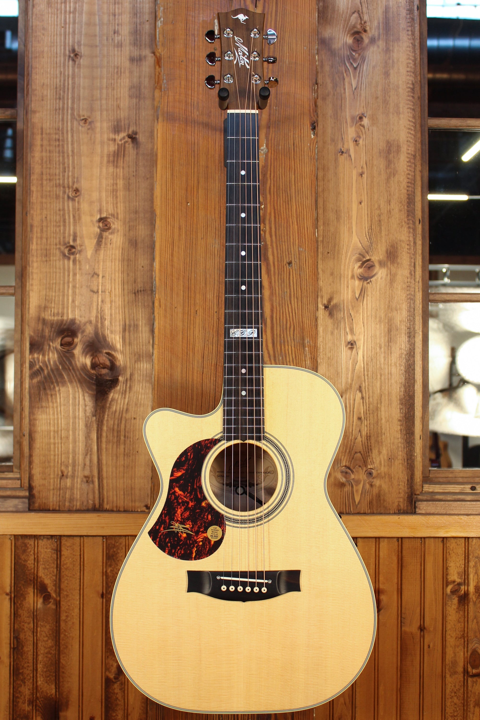 Maton EBG808 TE Cutaway Left-Handed Tommy Emmanuel Signature Model - Artisan Guitars