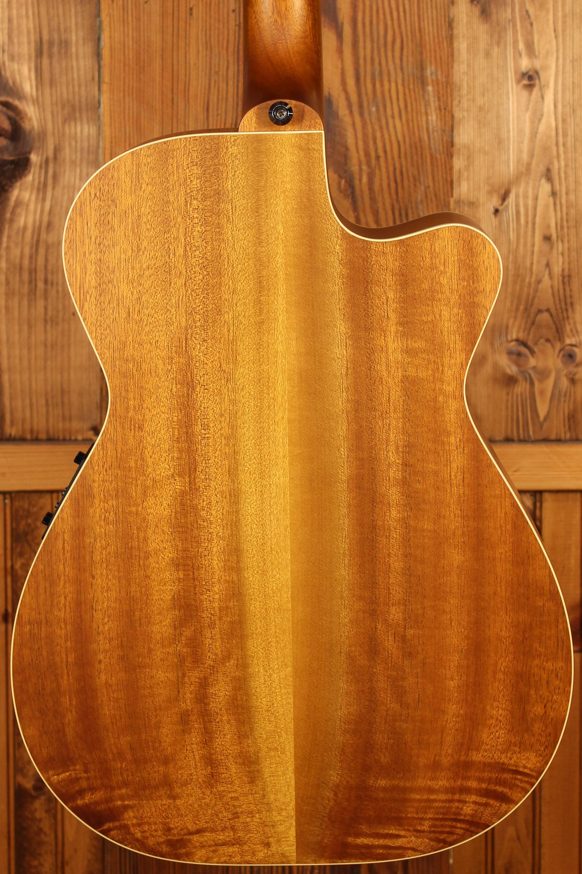 Maton EBG808 TE Cutaway Left-Handed Tommy Emmanuel Signature Model - Artisan Guitars