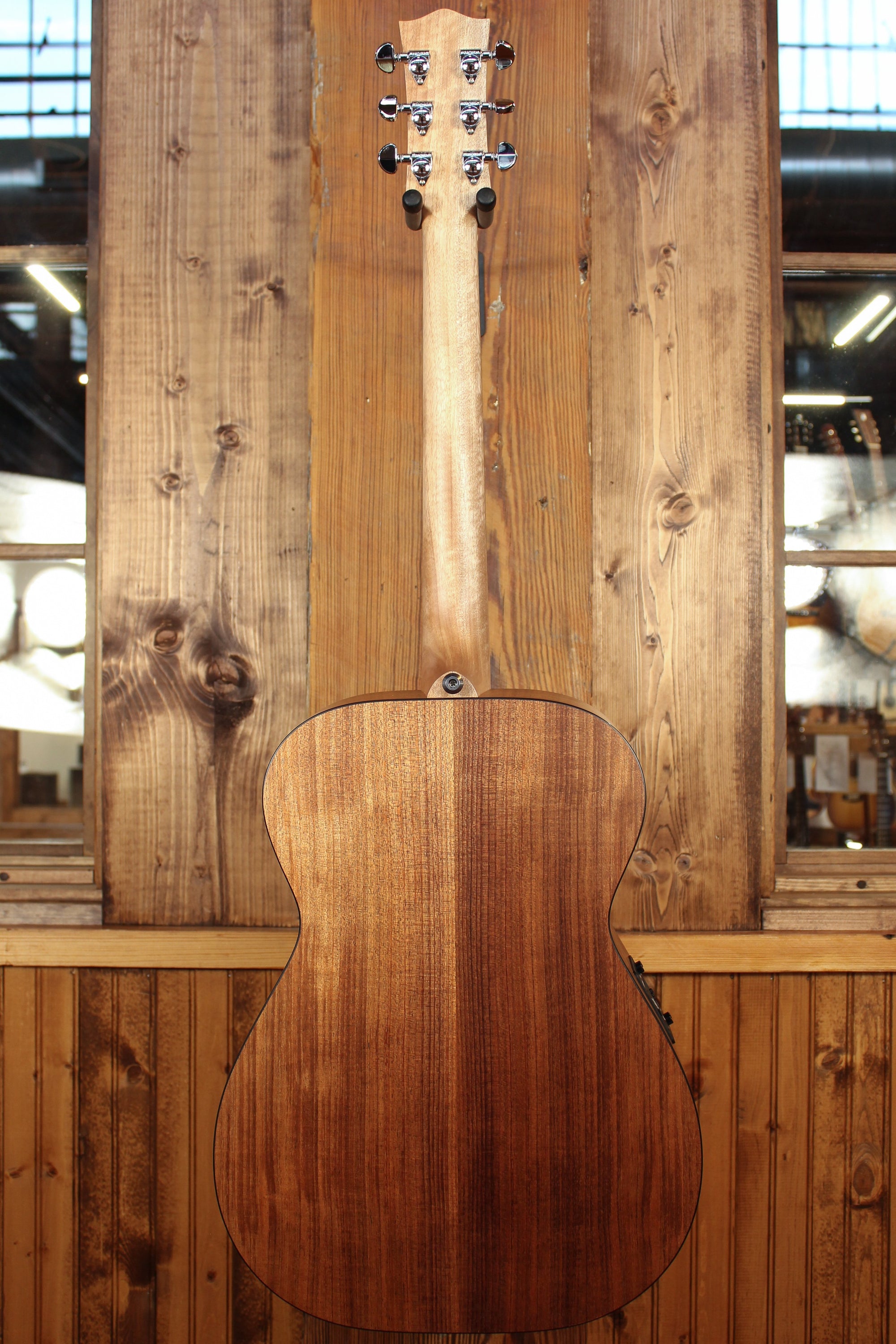 Maton EBW808 Guitar w/ Blackwood Top, Back & Sides w/ AP5 Pro Pickup System - Artisan Guitars
