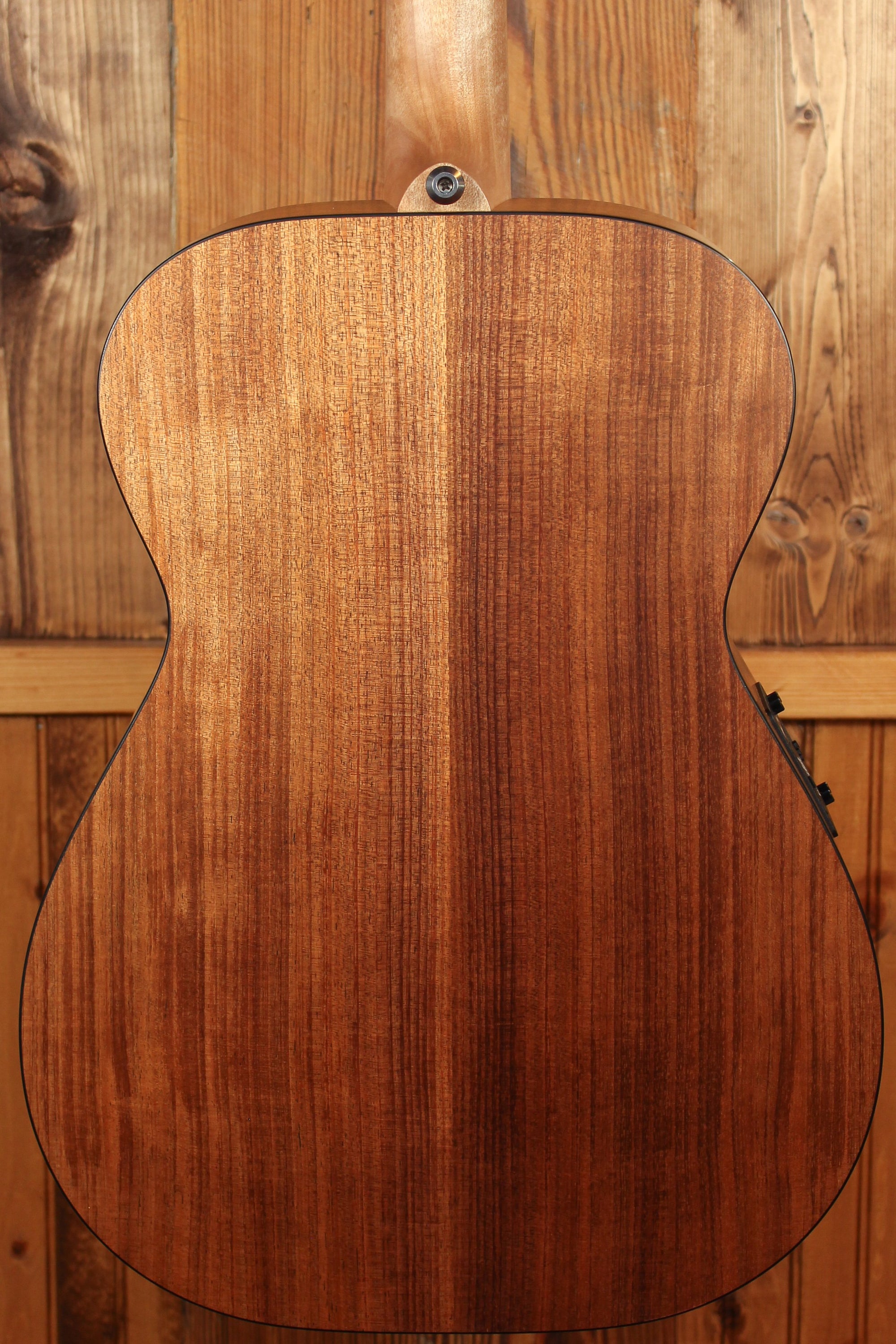 Maton EBW808 Guitar w/ Blackwood Top, Back & Sides w/ AP5 Pro Pickup System - Artisan Guitars