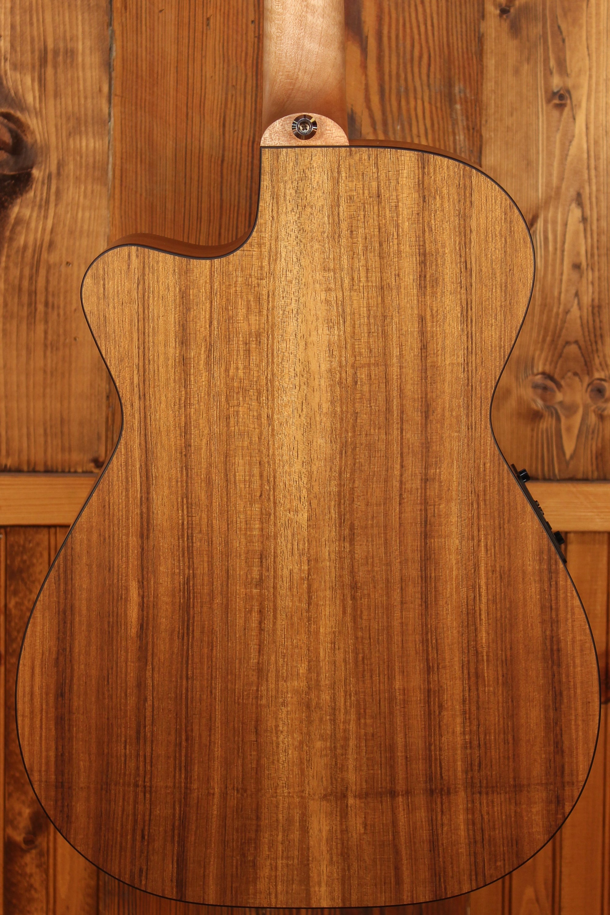 Maton EBW808C Guitar Blackwood - Artisan Guitars