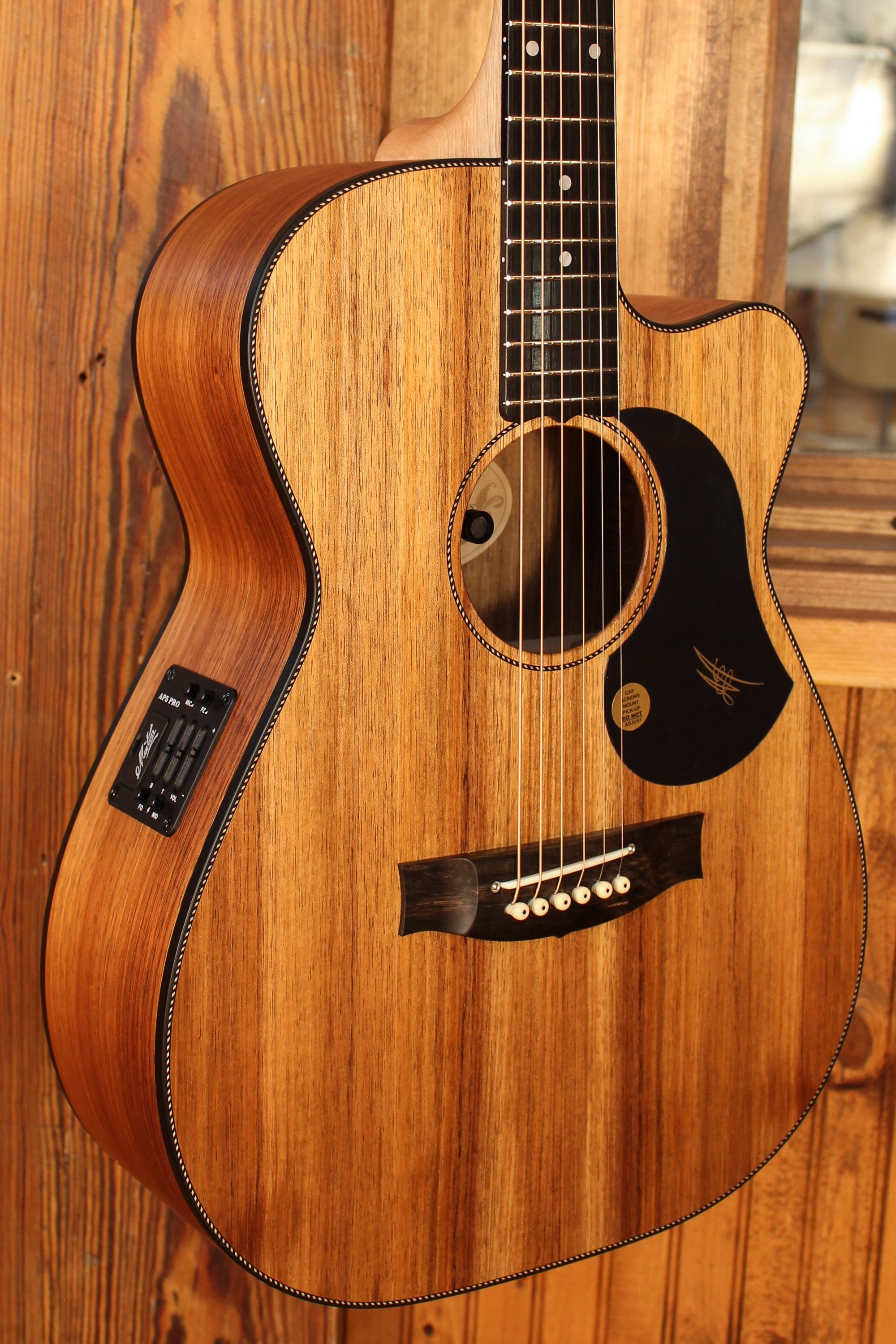Maton EBW808C Guitar Blackwood - Artisan Guitars