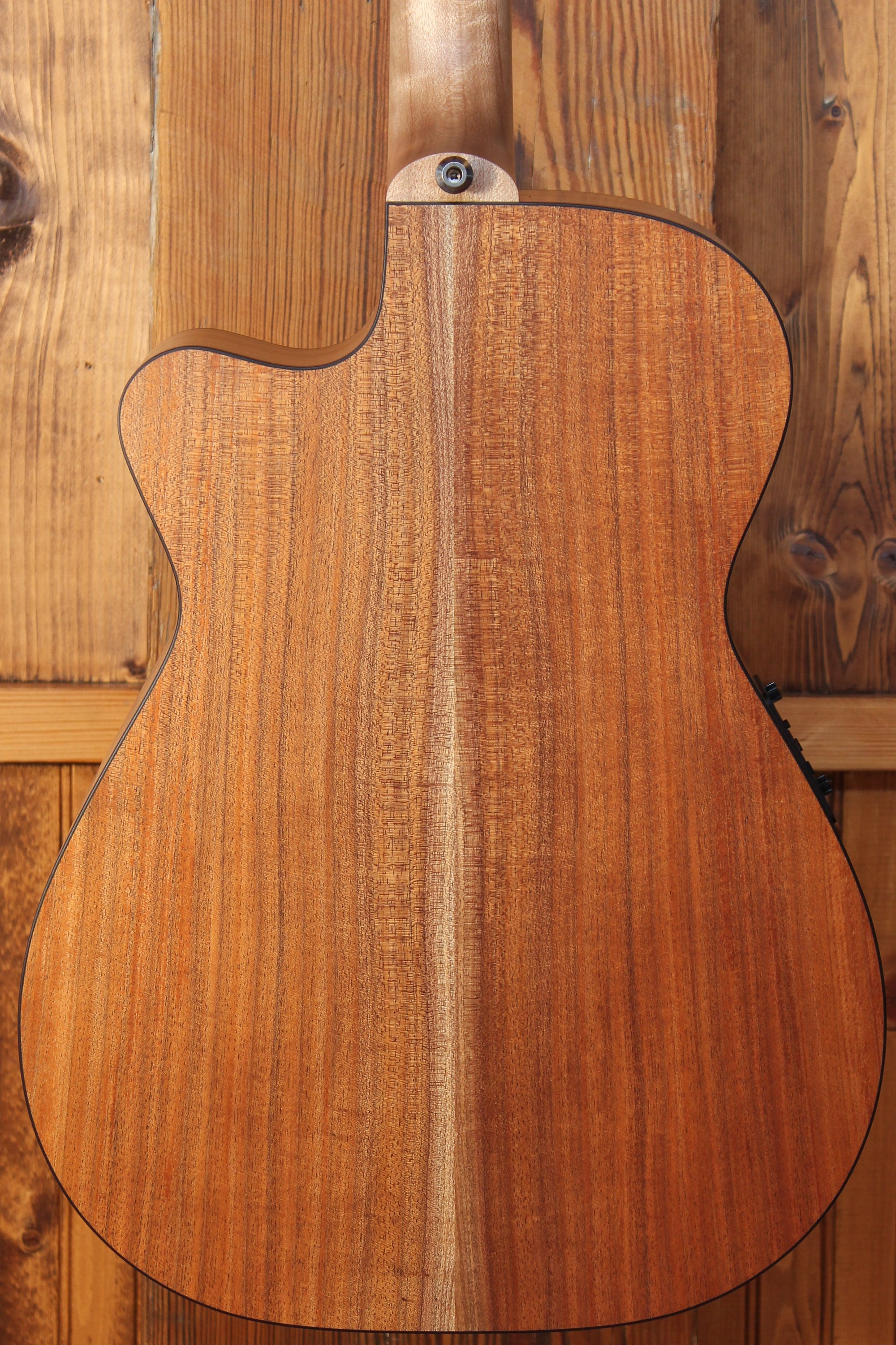 Maton EBW808C Guitar Blackwood - Artisan Guitars