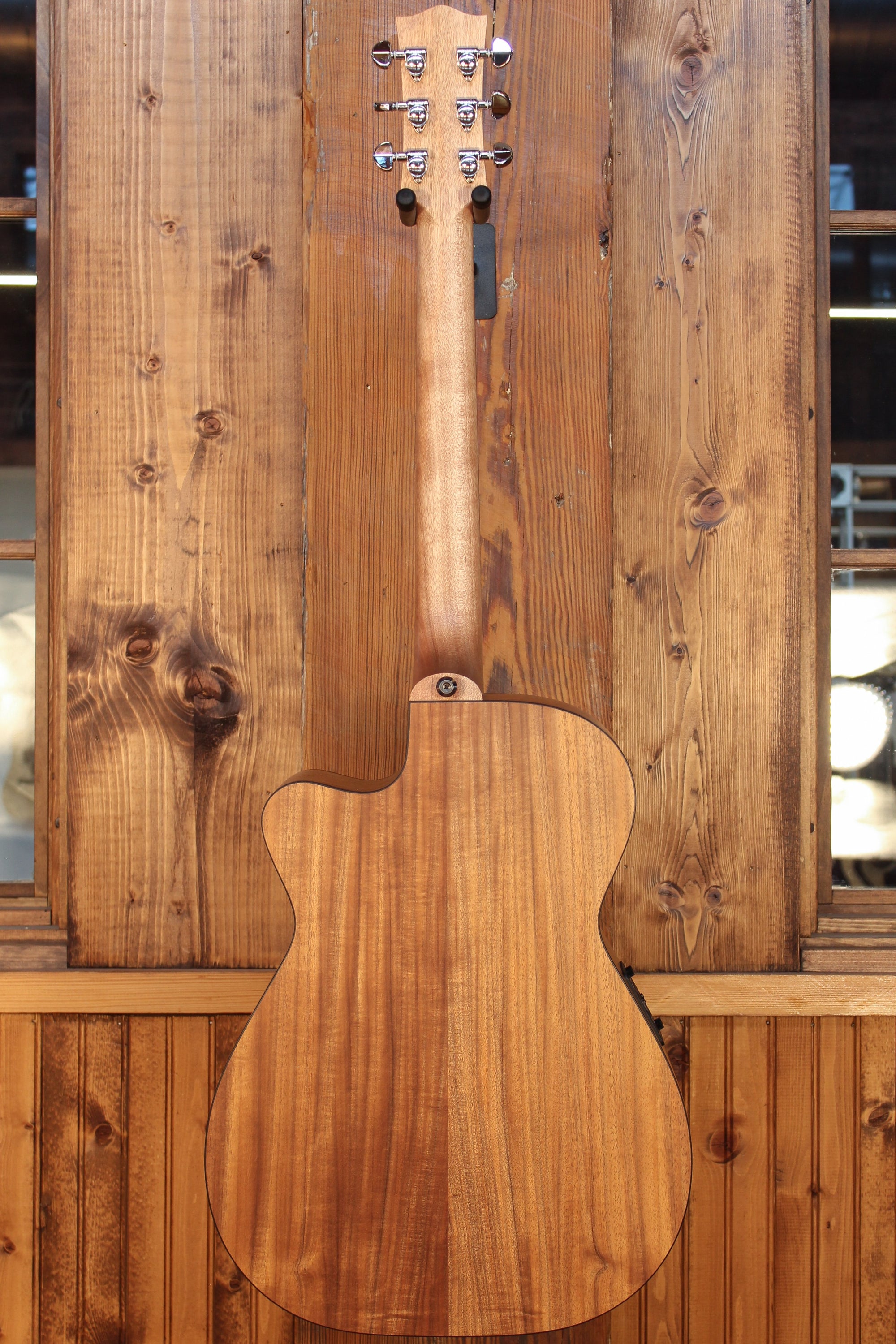 Maton EBW808C Guitar w/ Blackwood Top, Back & Sides w/ AP5 Pro Pickup System - Artisan Guitars