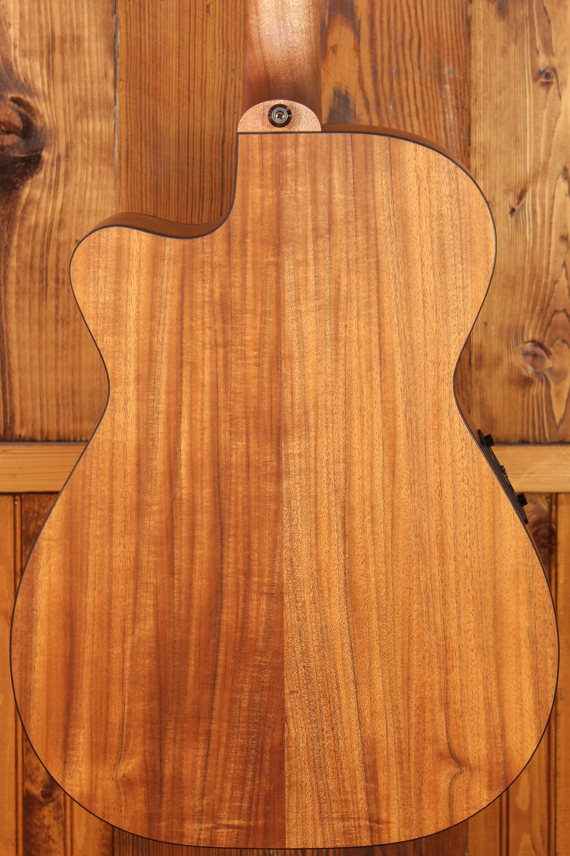 Maton EBW808C Guitar w/ Blackwood Top, Back & Sides w/ AP5 Pro Pickup System - Artisan Guitars