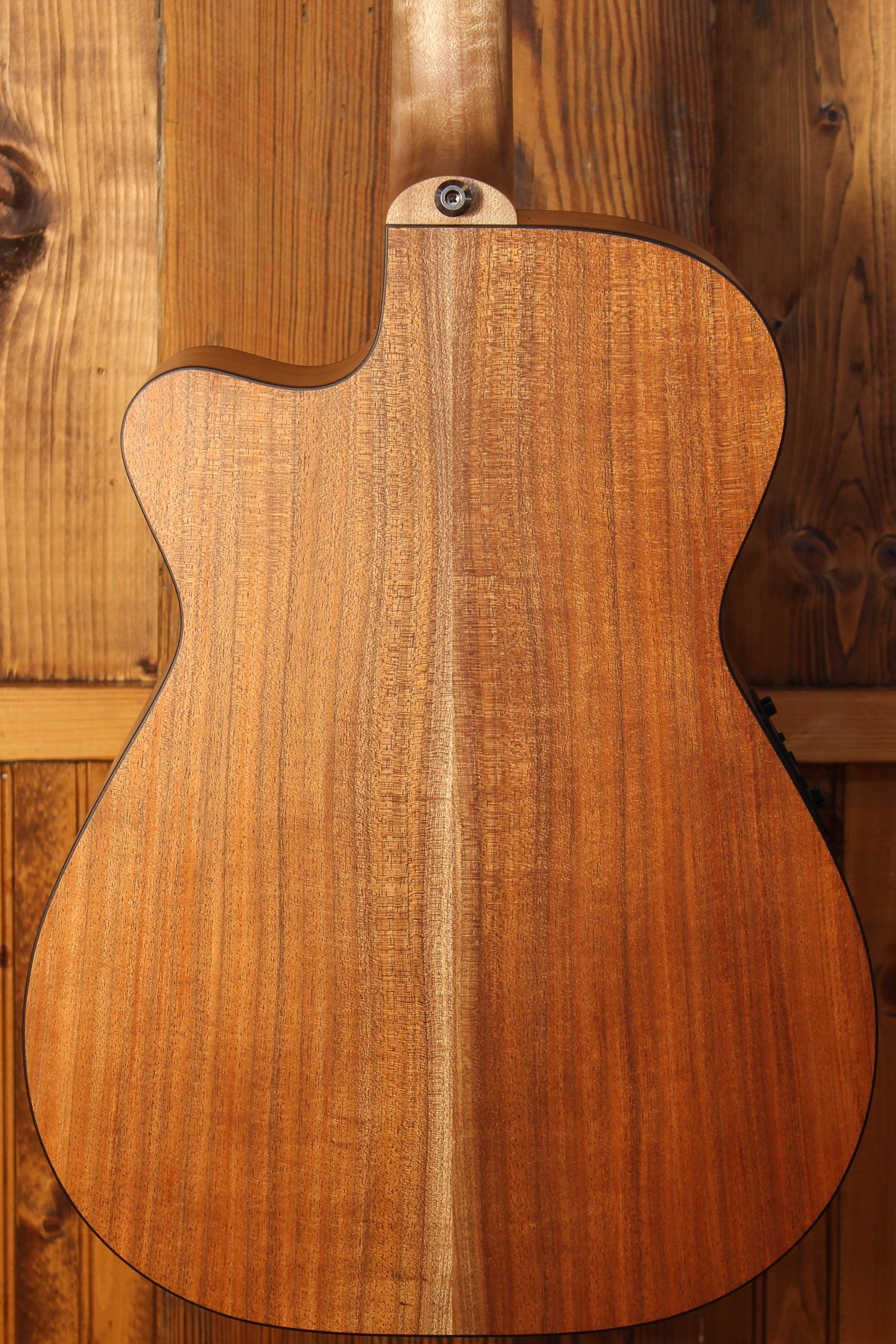 Maton EBW808C Guitar Blackwood - Artisan Guitars