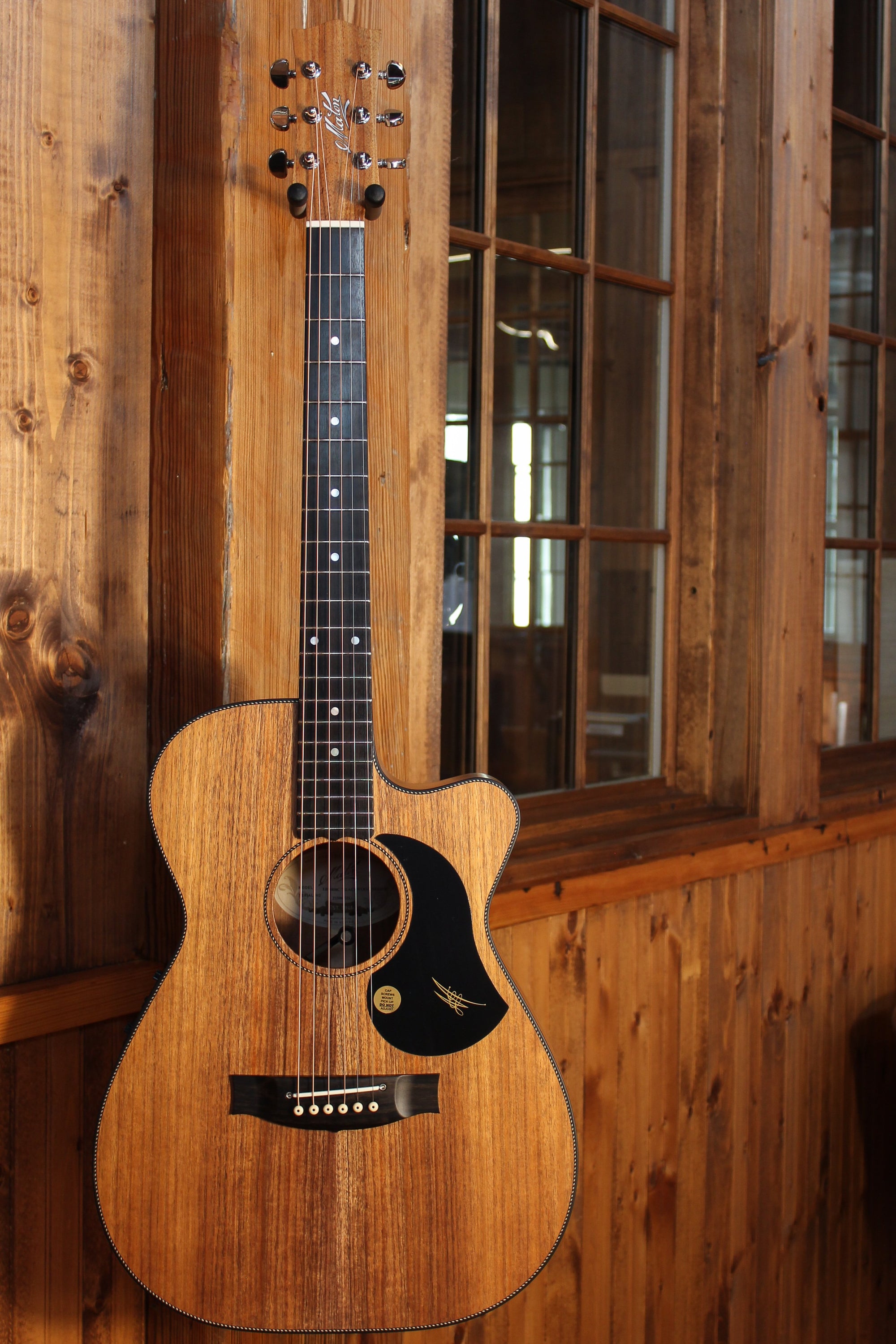 Maton EBW808C Guitar Blackwood - Artisan Guitars