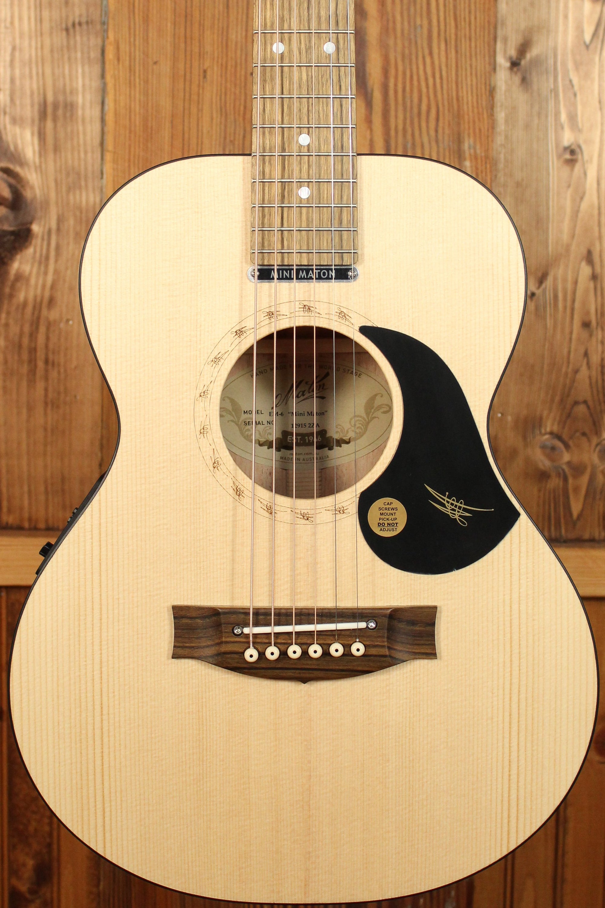 Maton EM6 Mini Guitar Sitka Spuce and Queensland Maple AP5 Original - Artisan Guitars