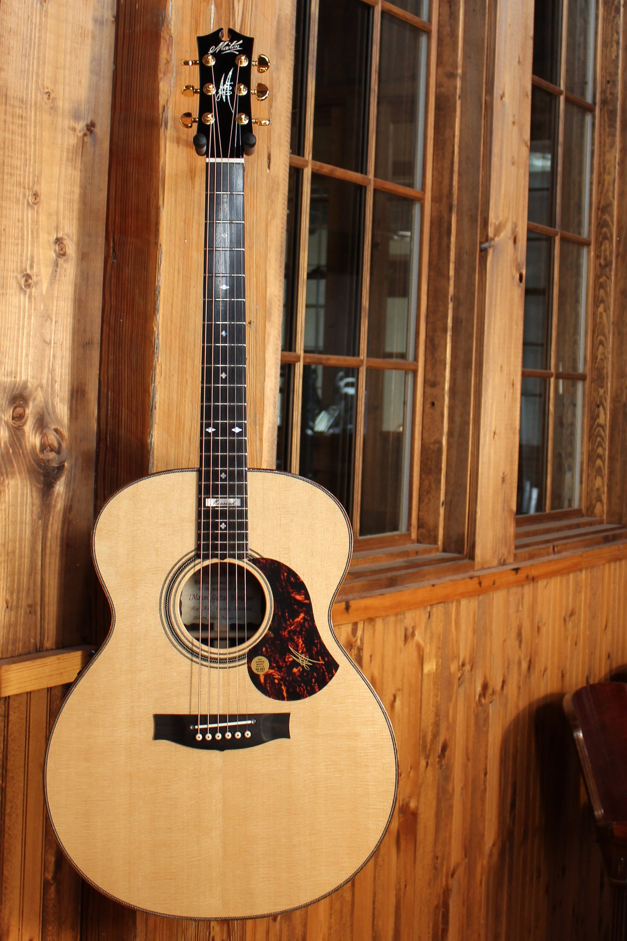 Maton EM100J Jumbo Messiah with Sitka and Indian Rosewood - Artisan Guitars