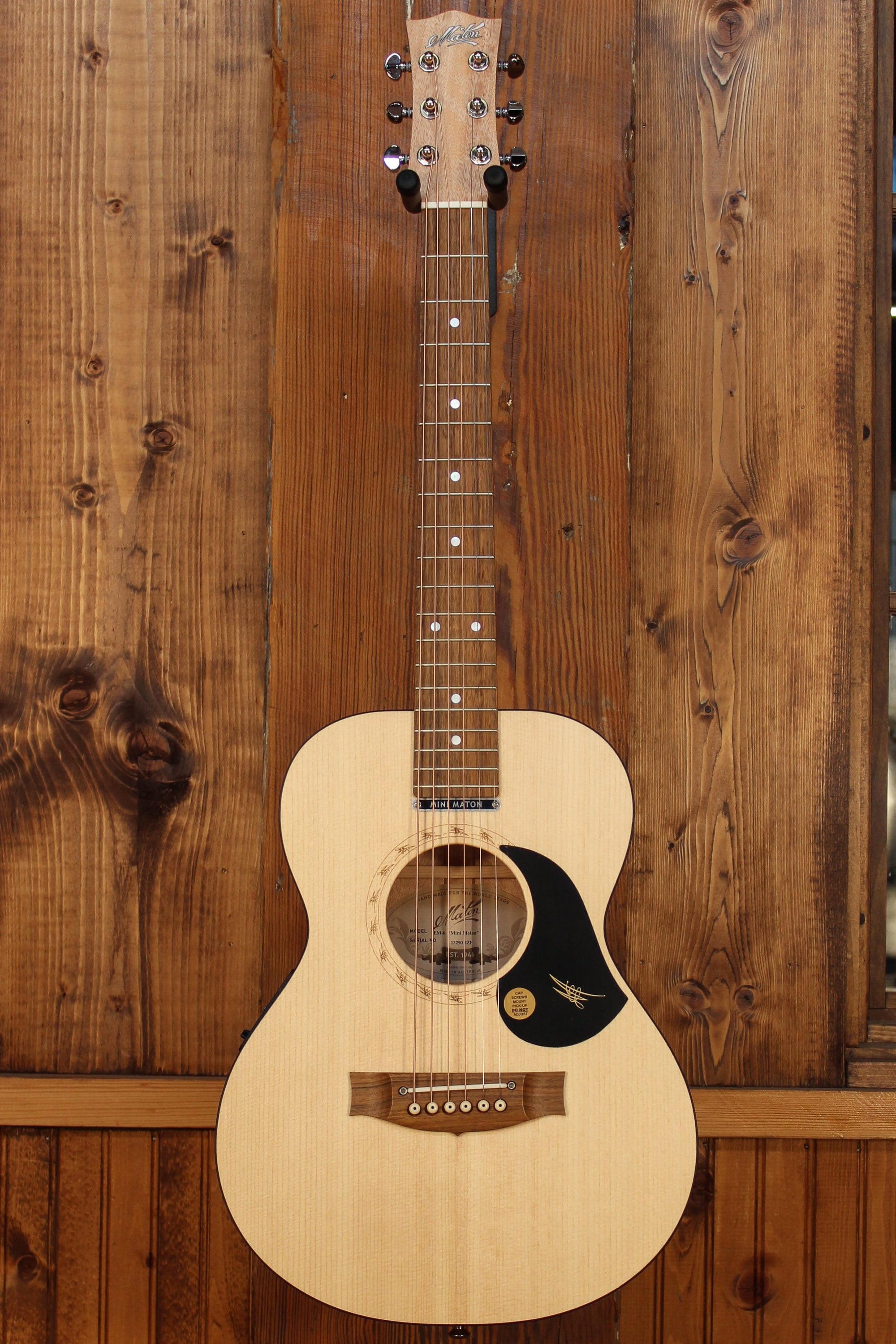 Maton EM6 Mini Guitar Sitka Spruce & Queensland Maple w/ AP5 Original - Artisan Guitars