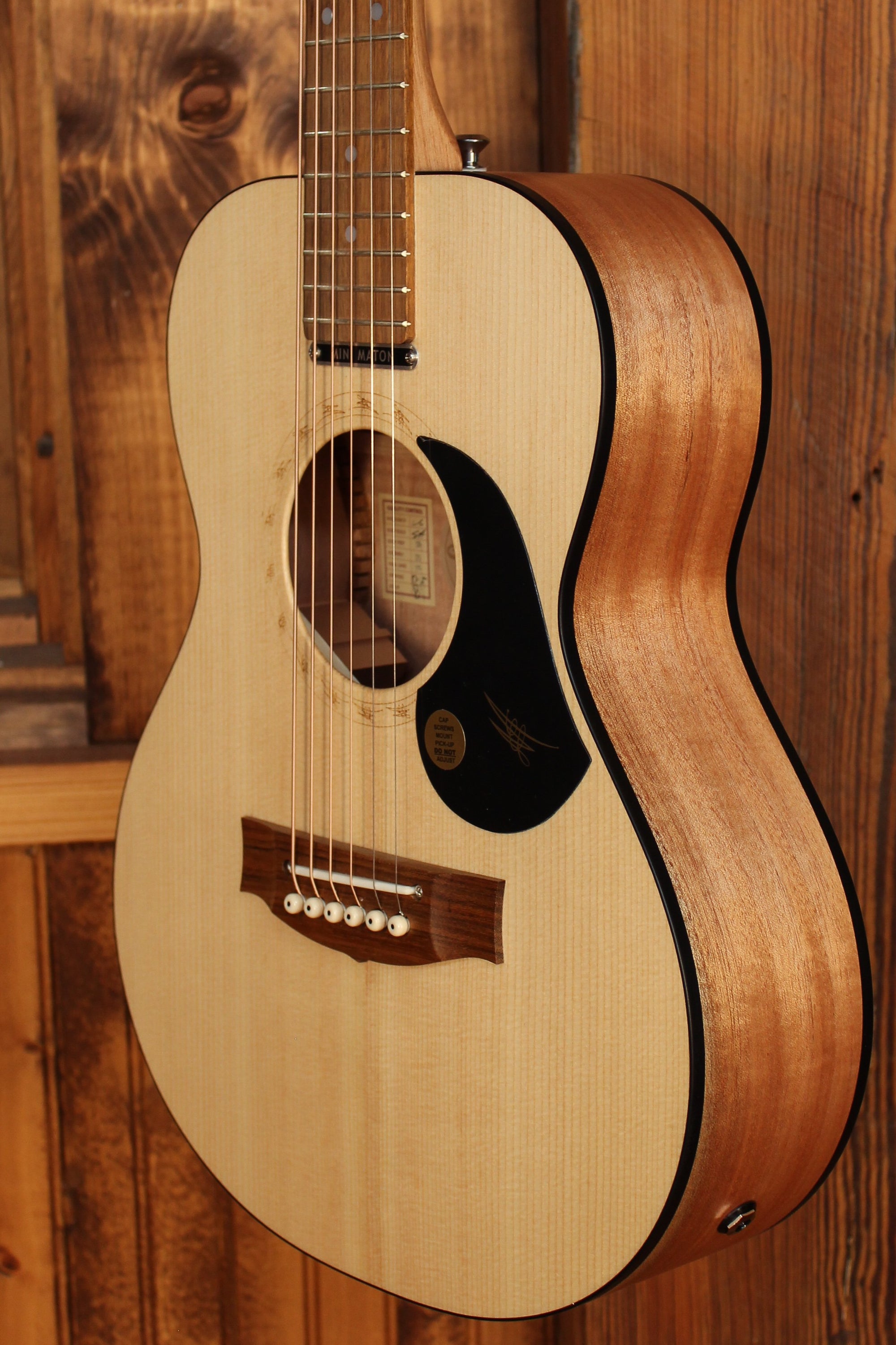Maton EM6 Mini Guitar Sitka Spruce & Queensland Maple w/ AP5 Original - Artisan Guitars