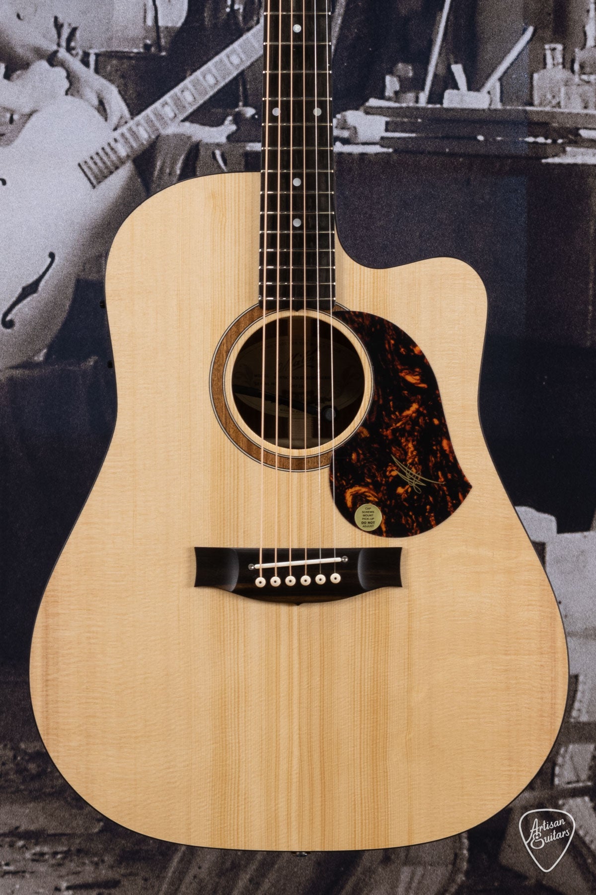 Maton Guitars Solid Road Series SRS-70C Dreadnought - 16211