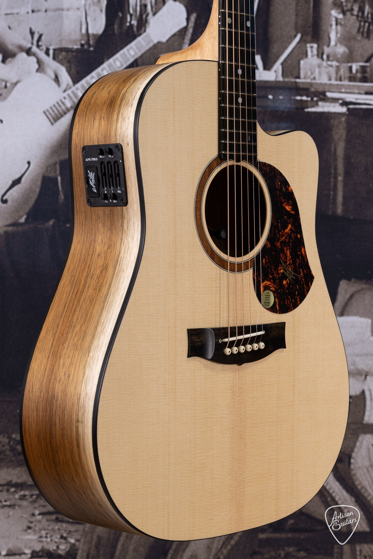 Maton Guitars Solid Road Series SRS-70C Dreadnought - 16213