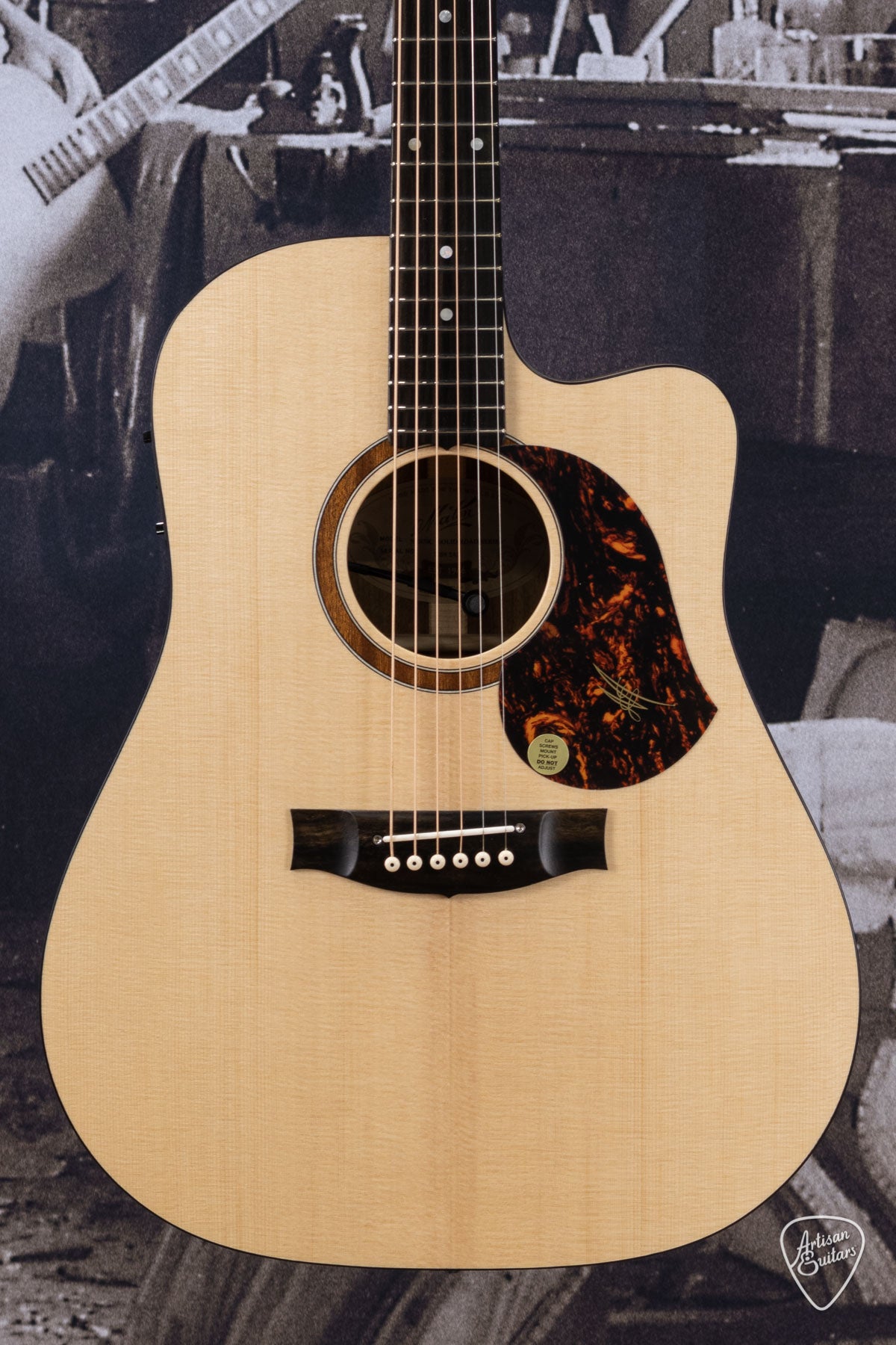 Maton Guitars Solid Road Series SRS-70C Dreadnought - 16213