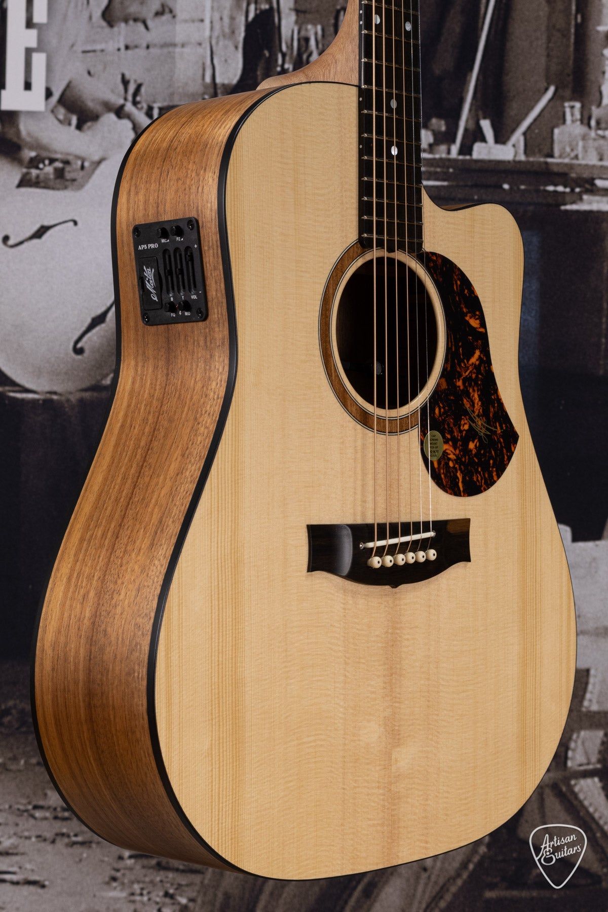 Maton Guitars Solid Road Series SRS-70C Dreadnought - 16214