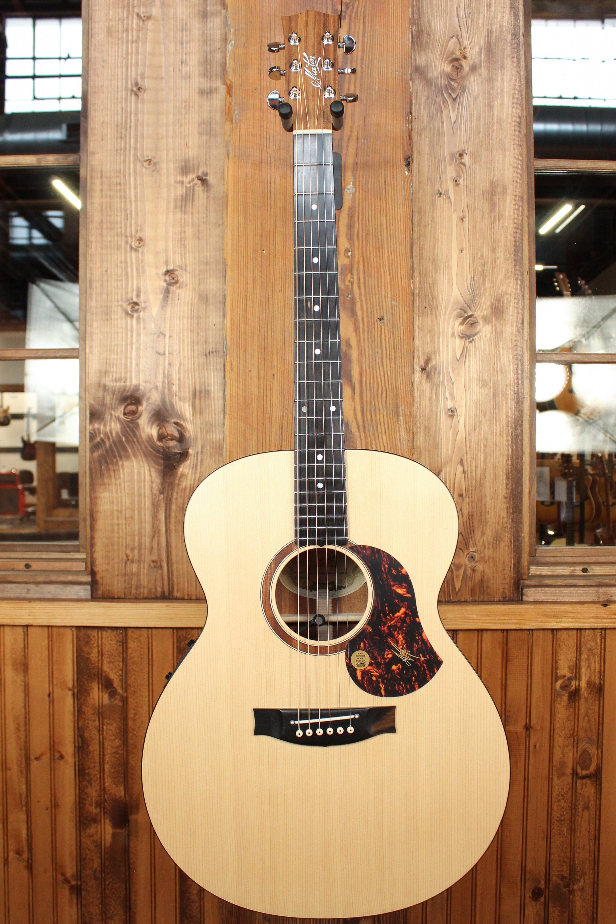 Maton SRS70J Sitka Spruce & Blackwood Jumbo w/ AP5 Pro - Artisan Guitars