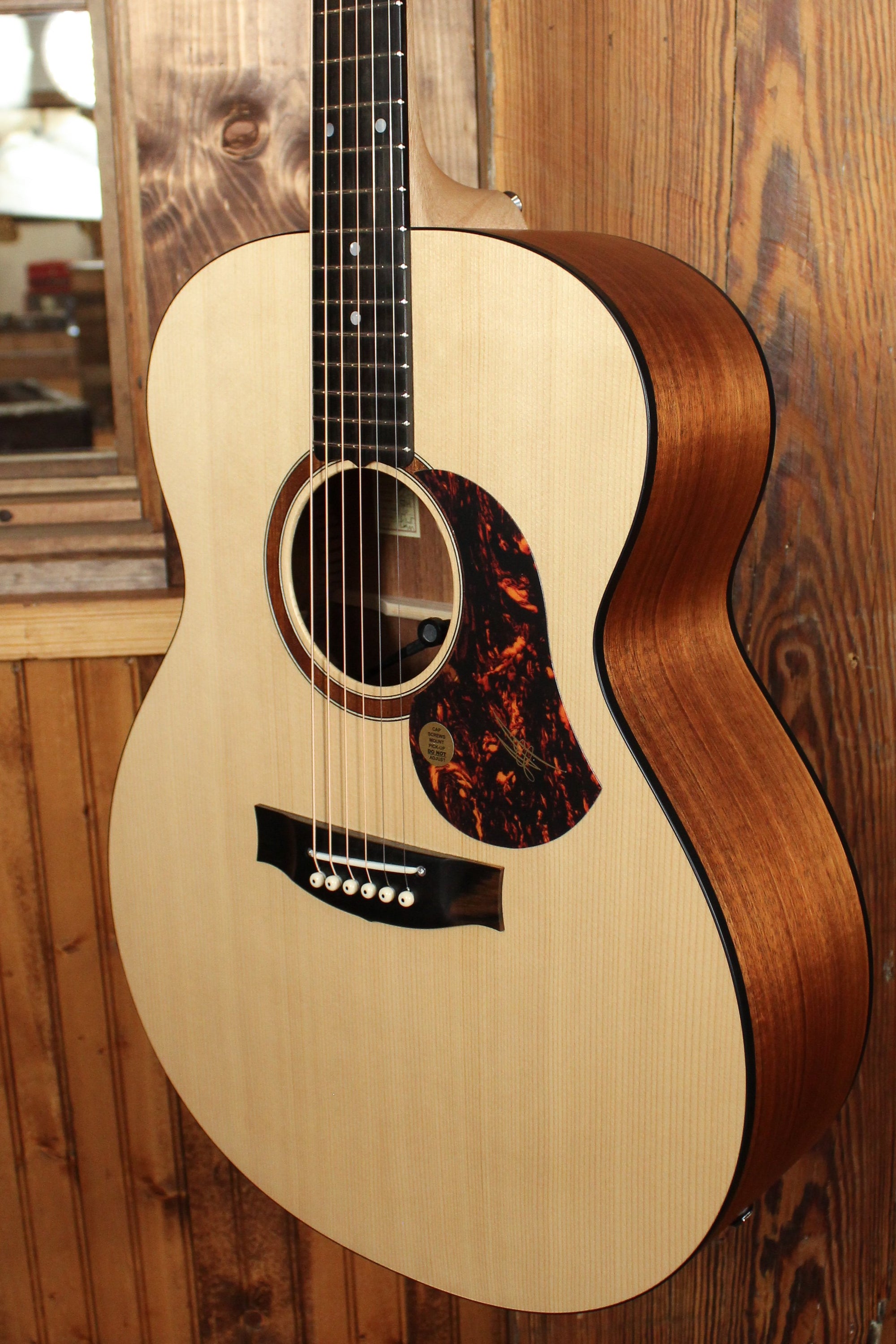 Maton SRS70J Sitka Spruce & Blackwood Jumbo w/ AP5 Pro - Artisan Guitars