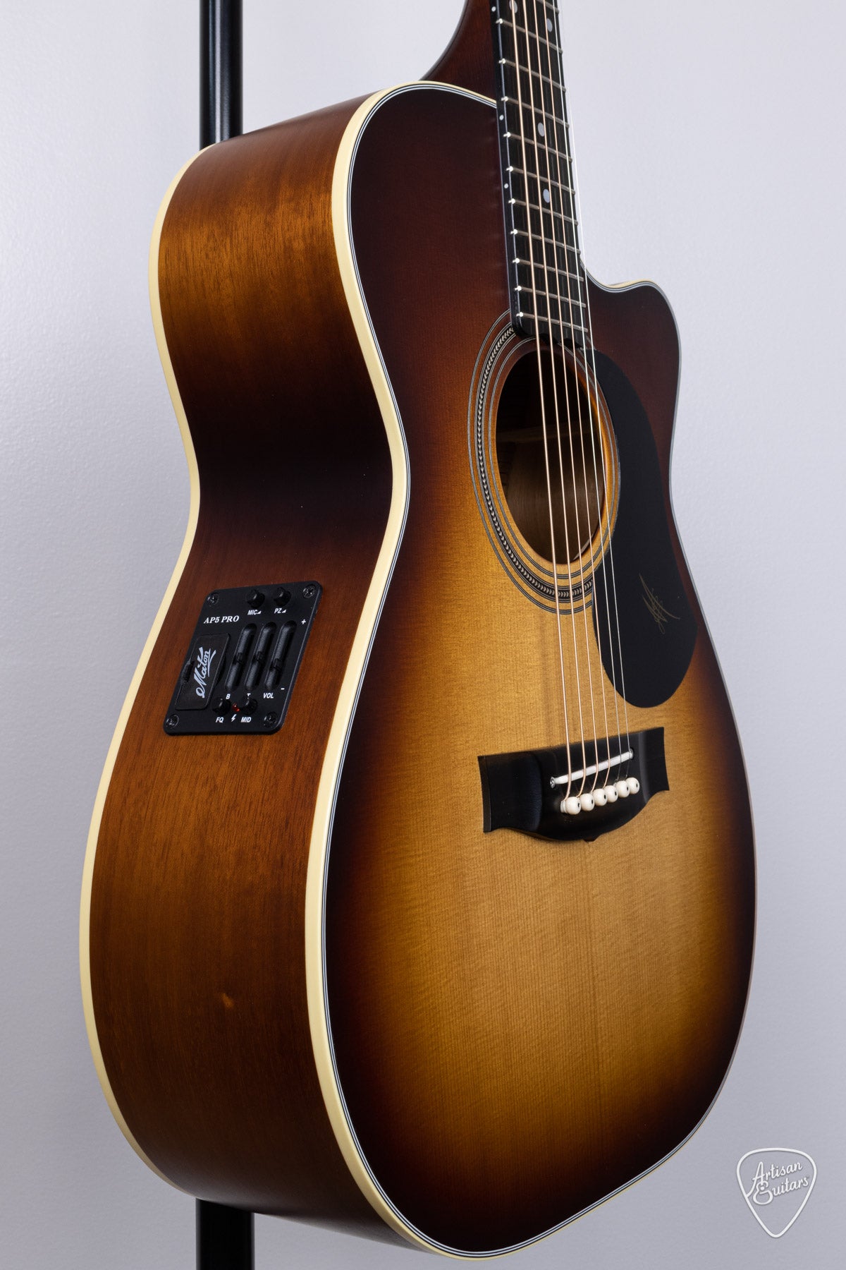 Pre-Owned Maton Guitars EBG808C with Sunburst Sitka Top -16516