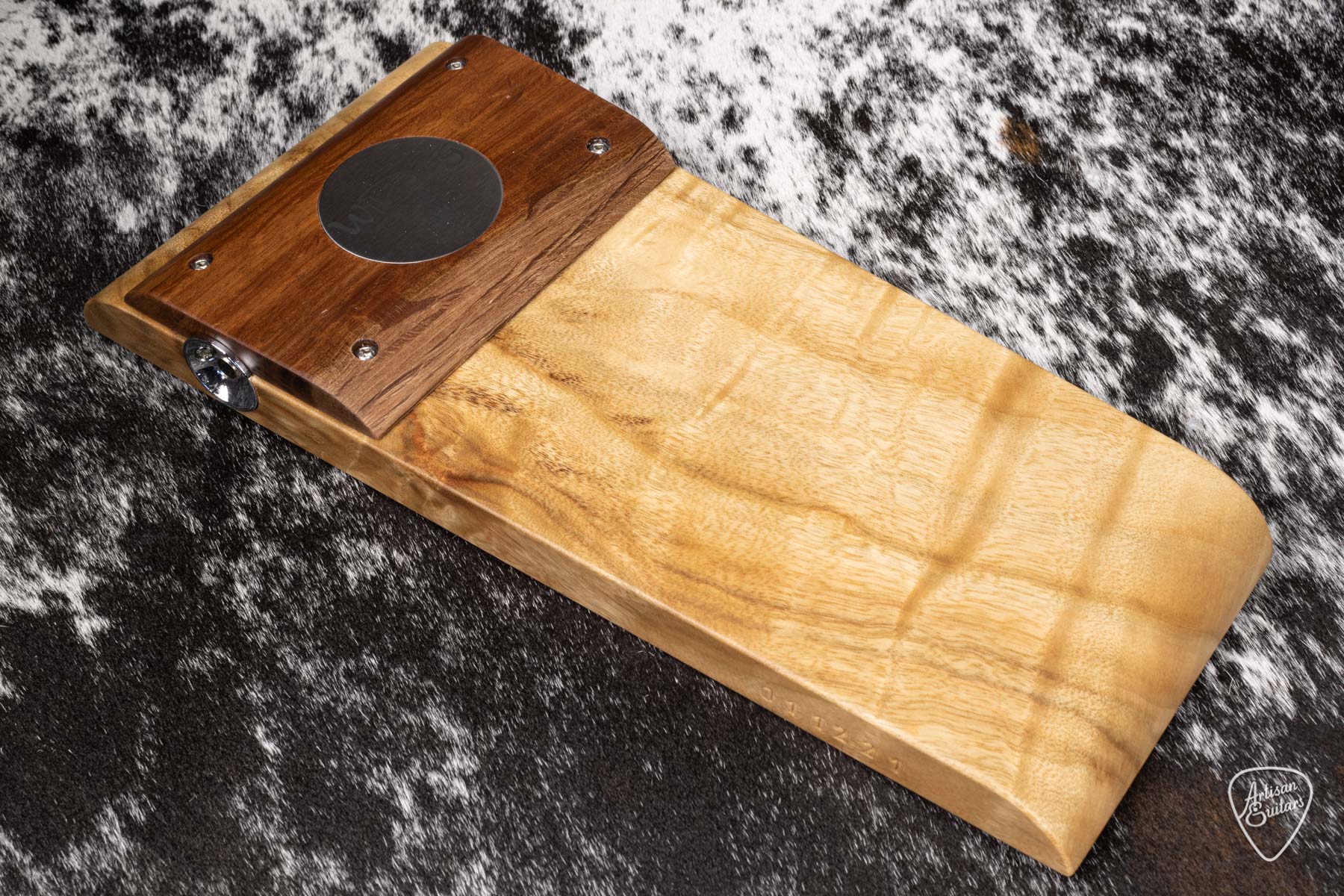 Wild Dog Yowie Stomp Box w/ Solid Australian Hardwood ID-16193