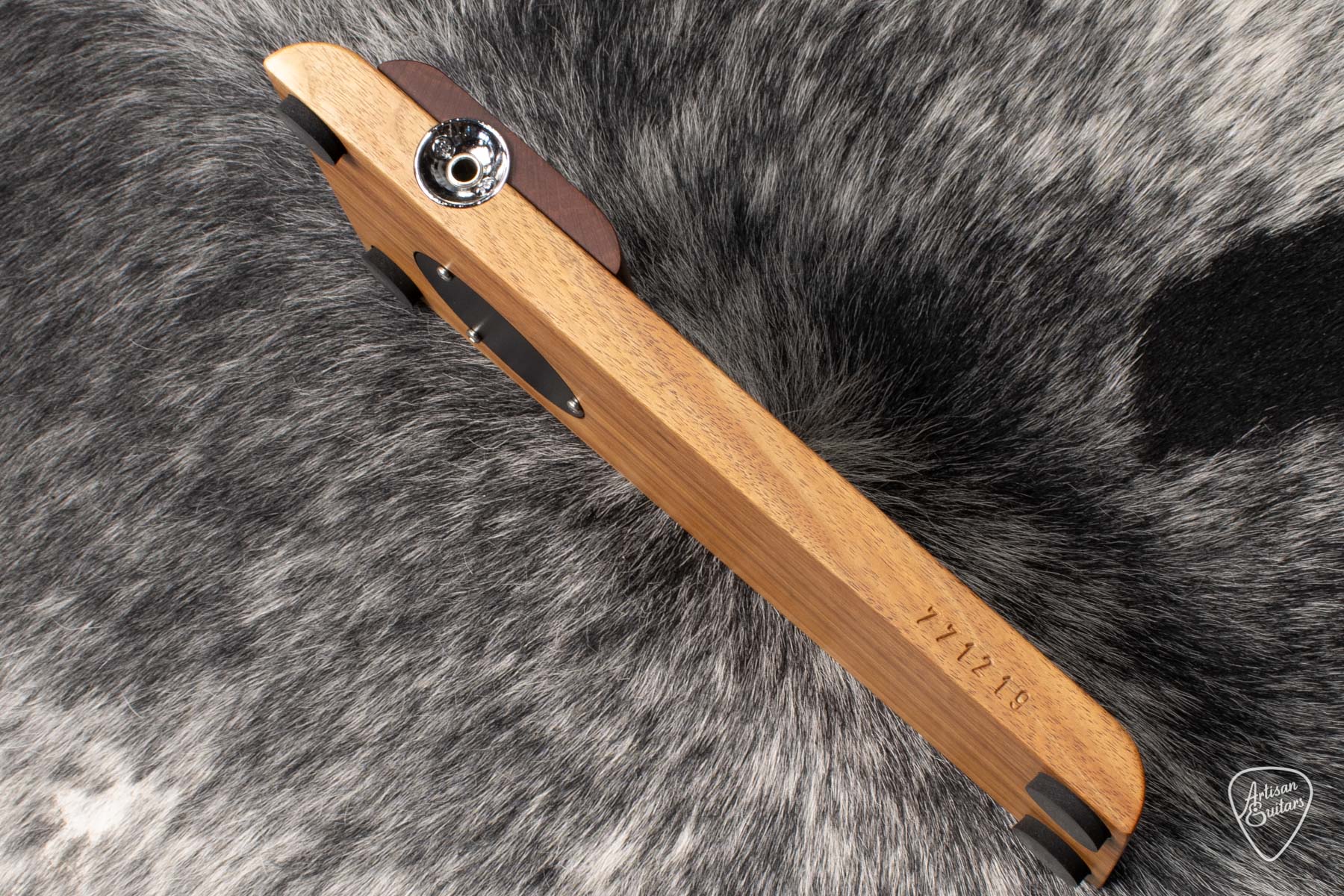 Wild Dog Yowie Stomp Box w/ Solid Australian Hardwood ID-16130